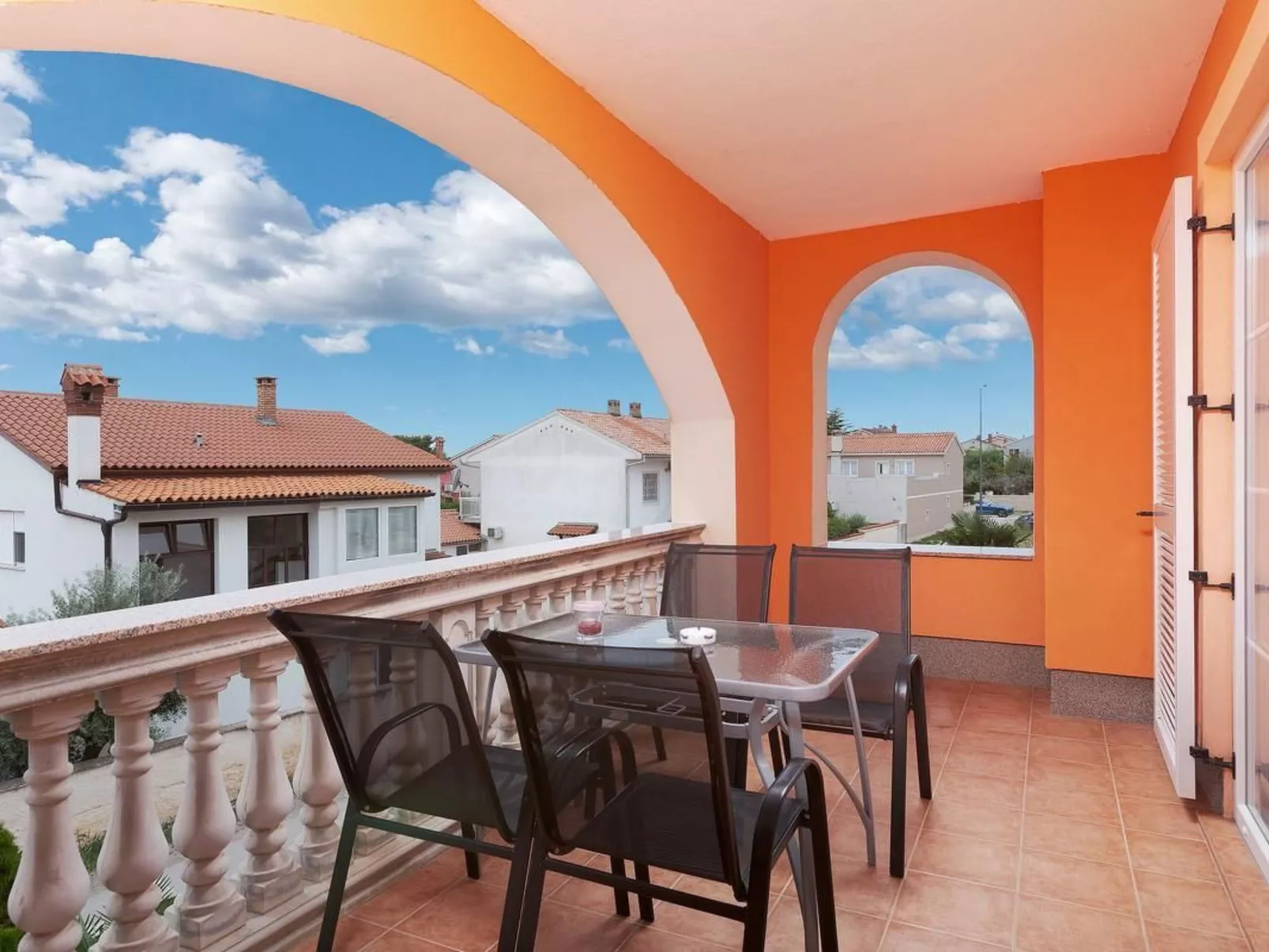 In Medulin mit Garten, Terrasse und Grill-Buiten