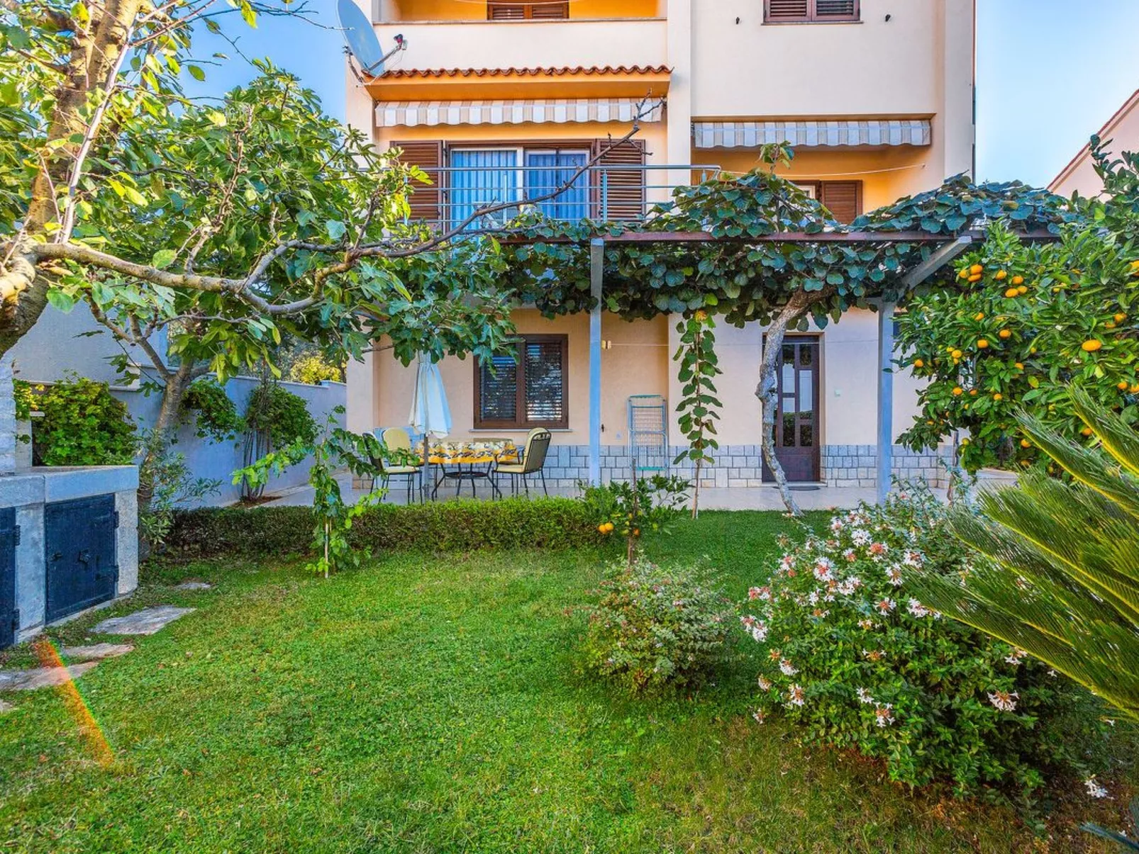 Wohnung "Maretic Veliki" mit Terrasse-Buiten