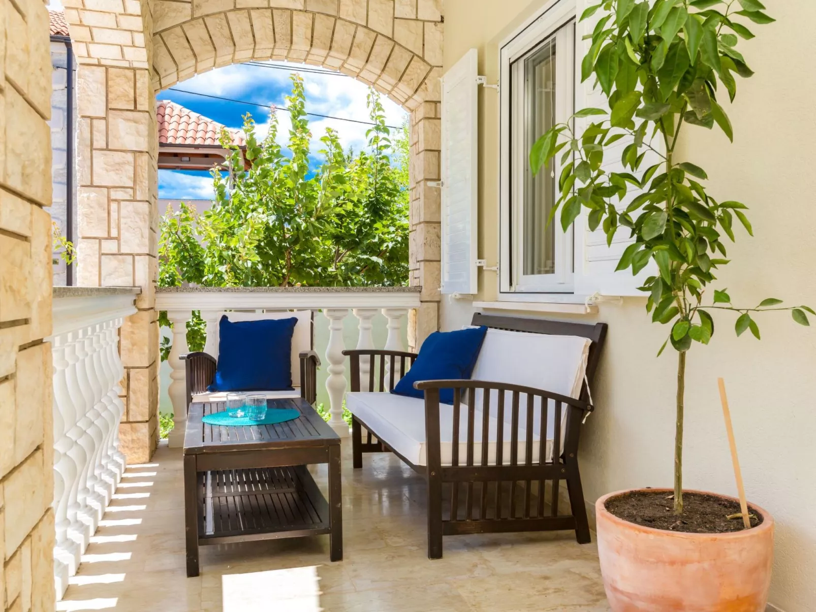 Tia, Wohnung mit Pool-Buiten