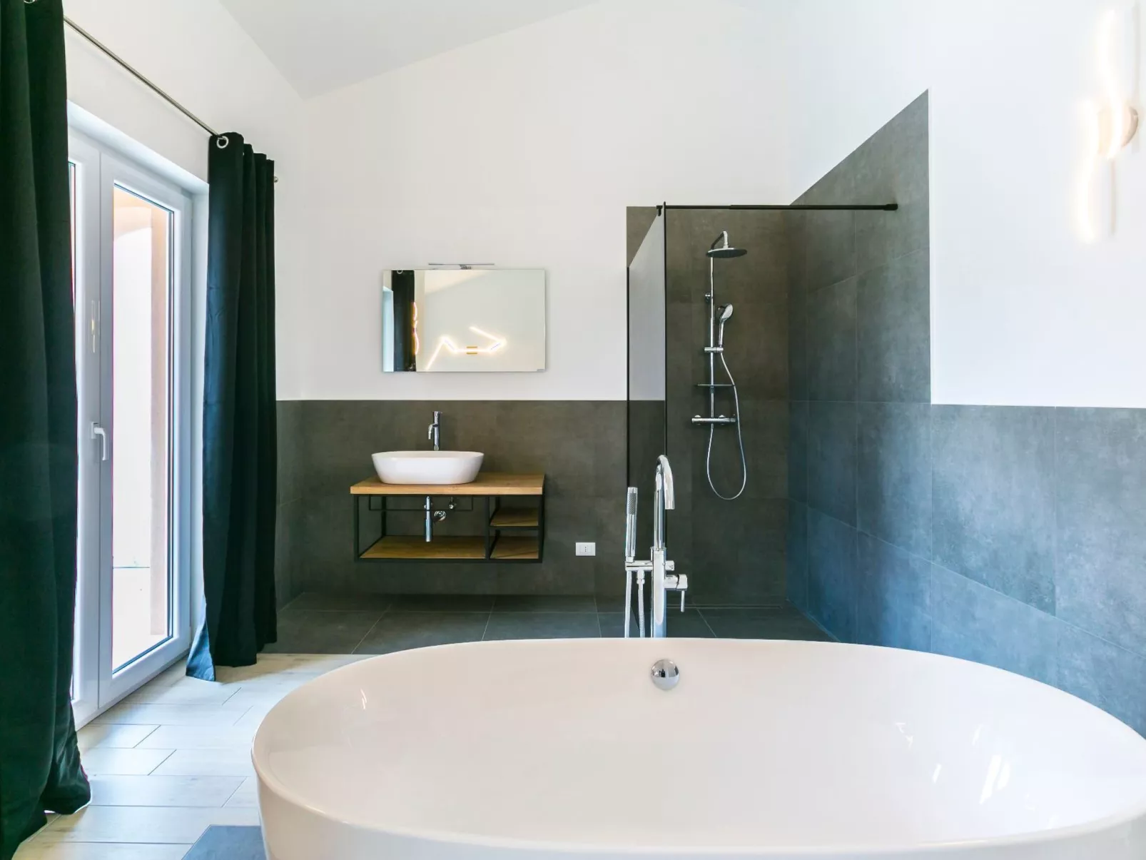 "Suzy" mit privatem Pool-Binnen