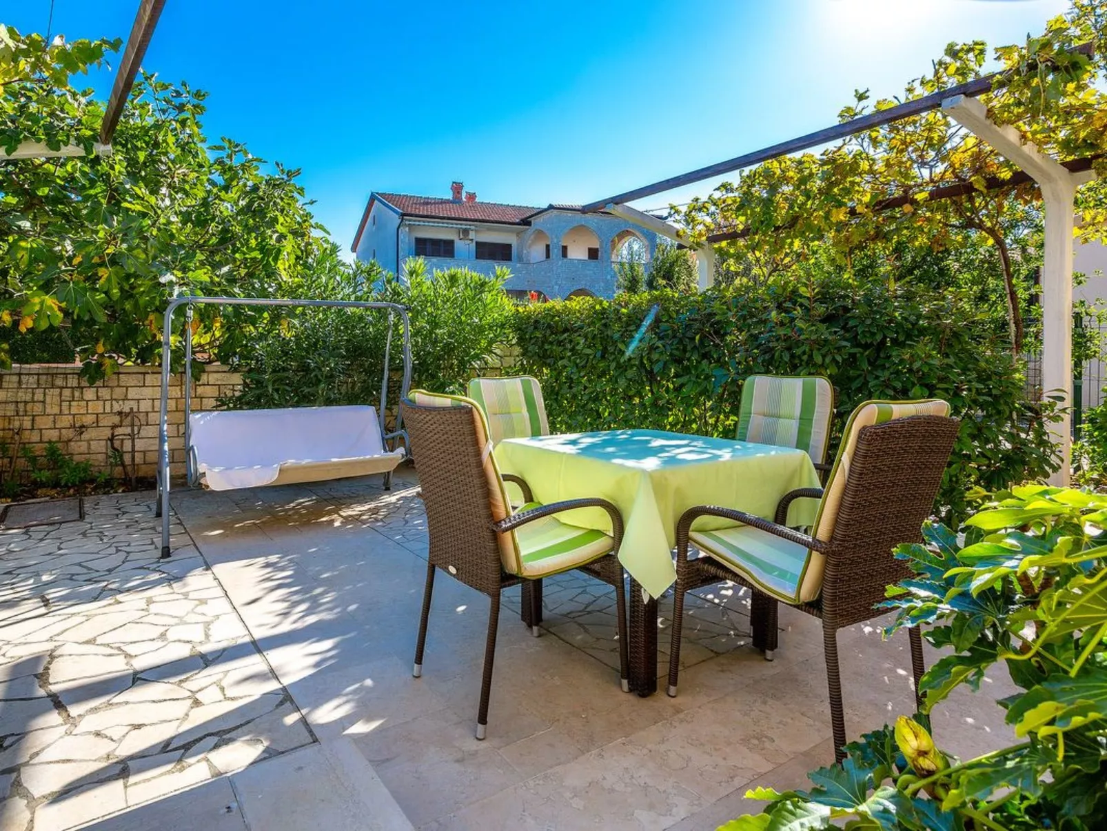 Wohnung "Maretic Mali" mit Terrasse-Binnen