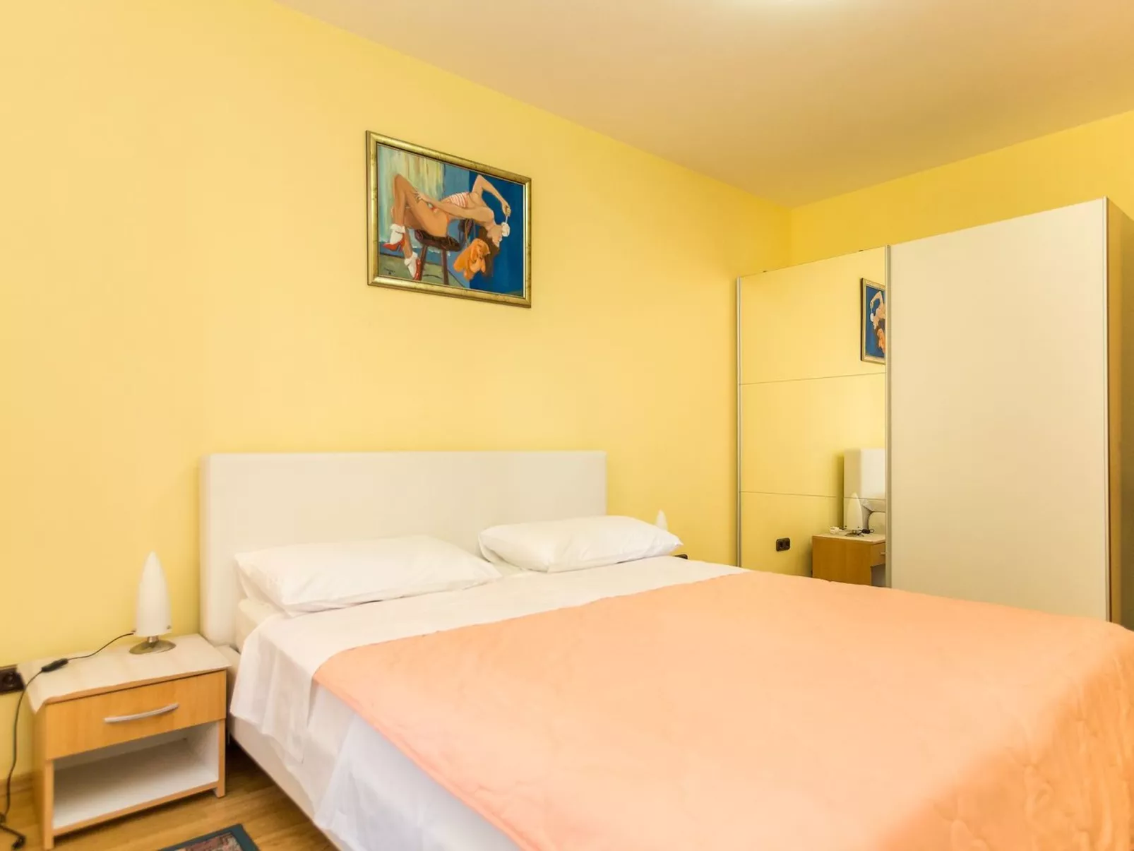 In der Nähe des Sandstrandes-Binnen