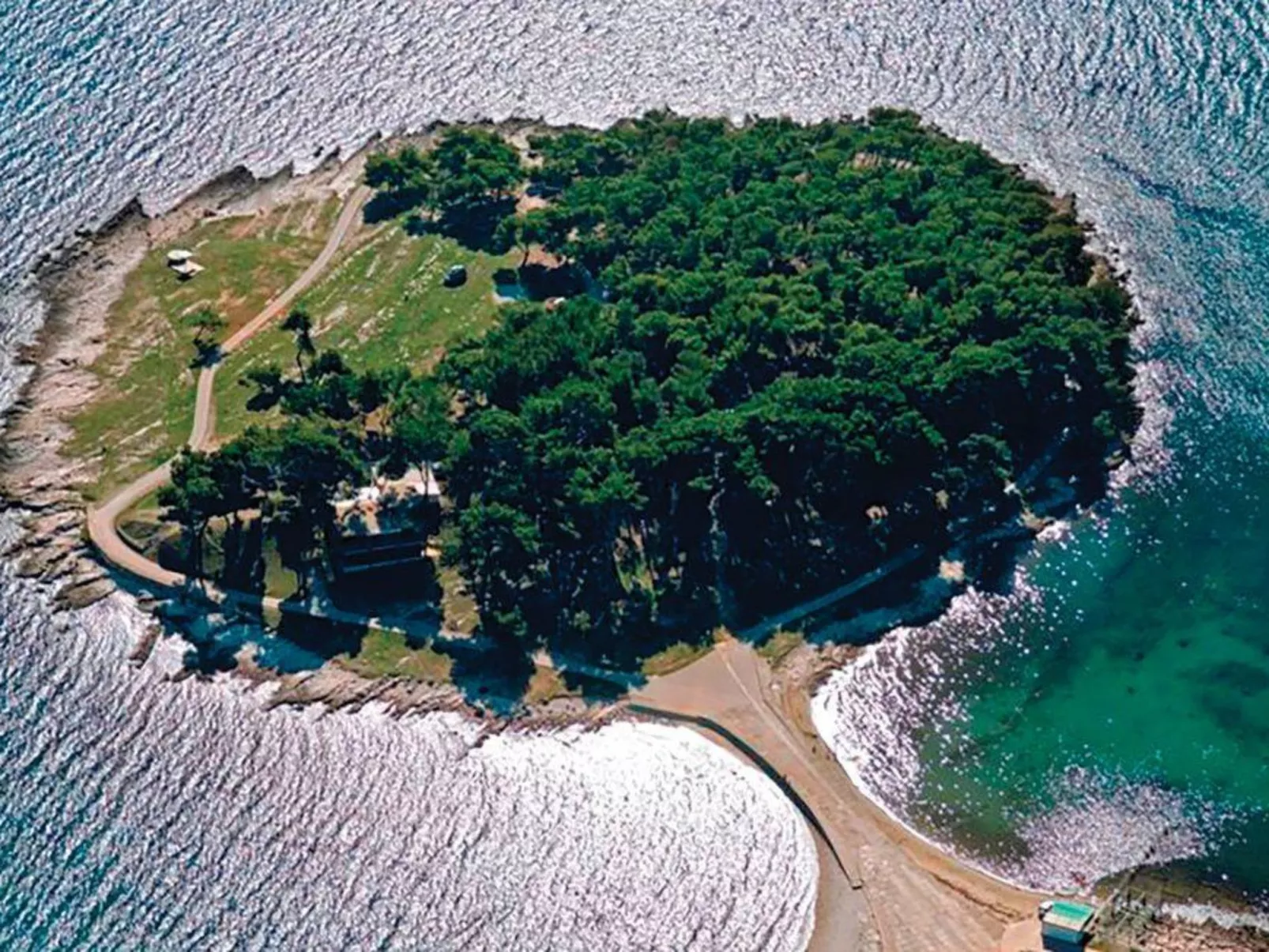 Geräumige Wohnung in Medulin mit privatem Parkplatz-Buiten