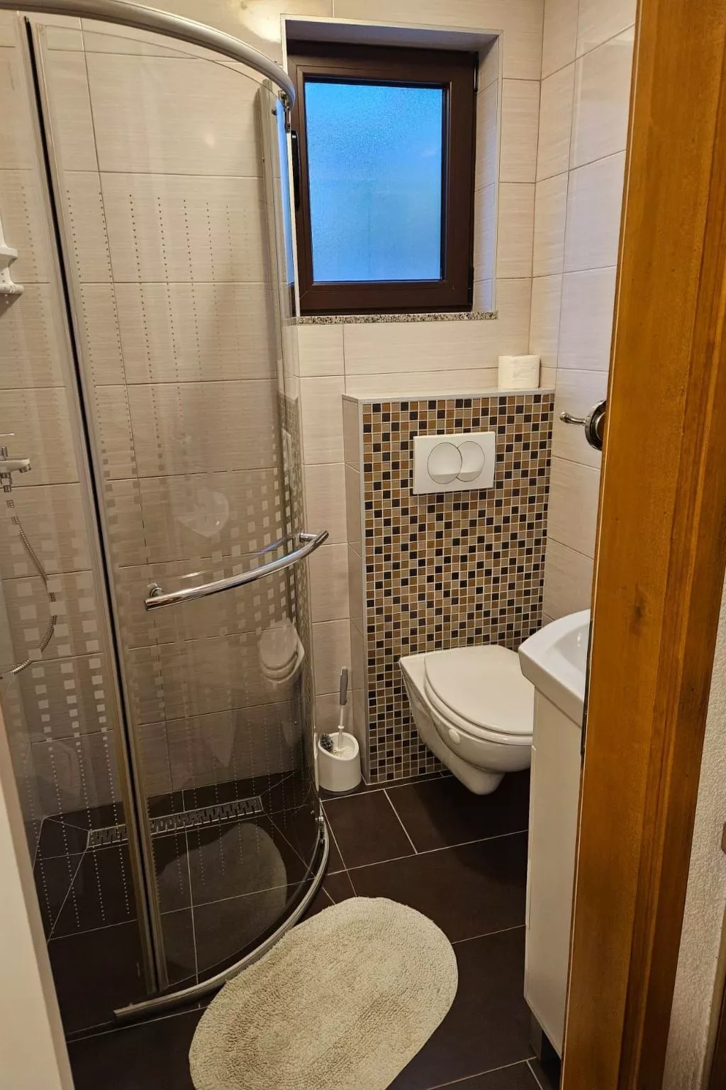 "Second" mit Terrasse-Binnen