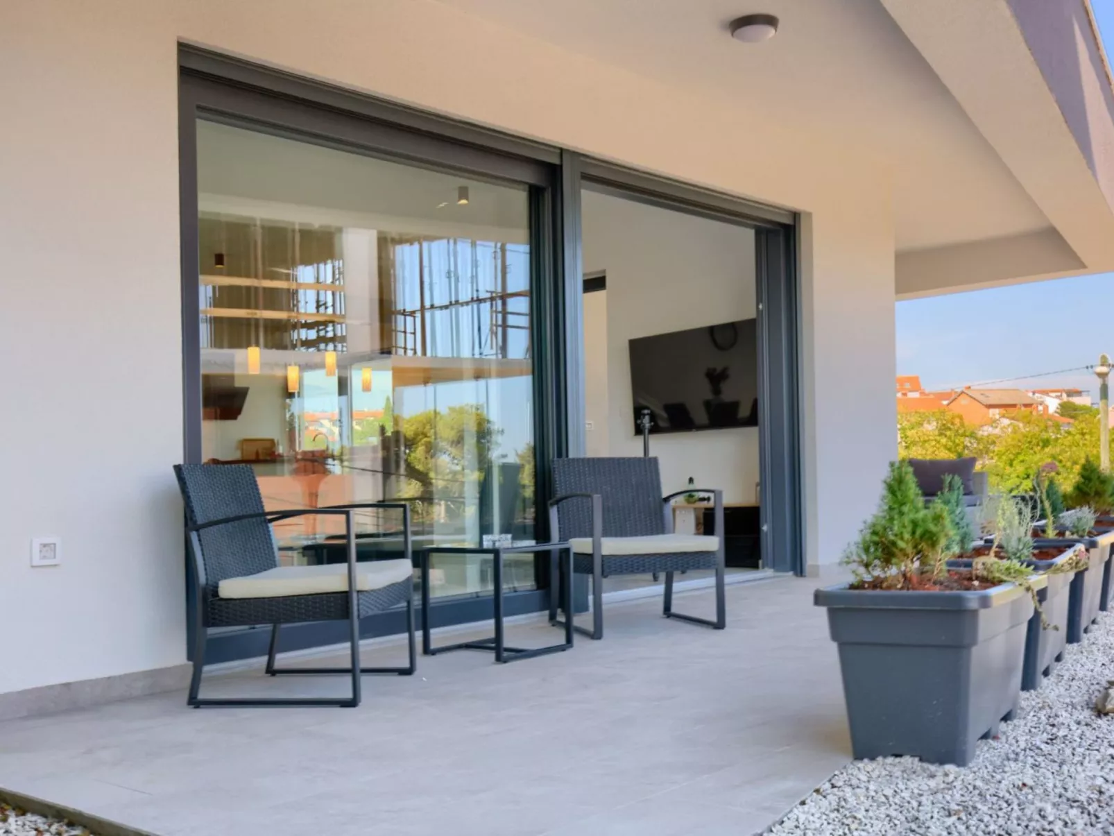 Villa Delfin mit Pool-Buiten