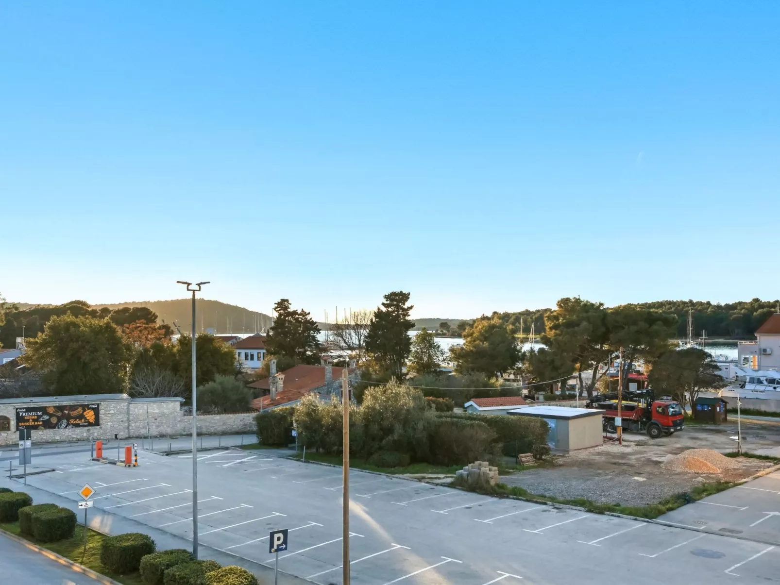 Fly Room - A2-Buiten