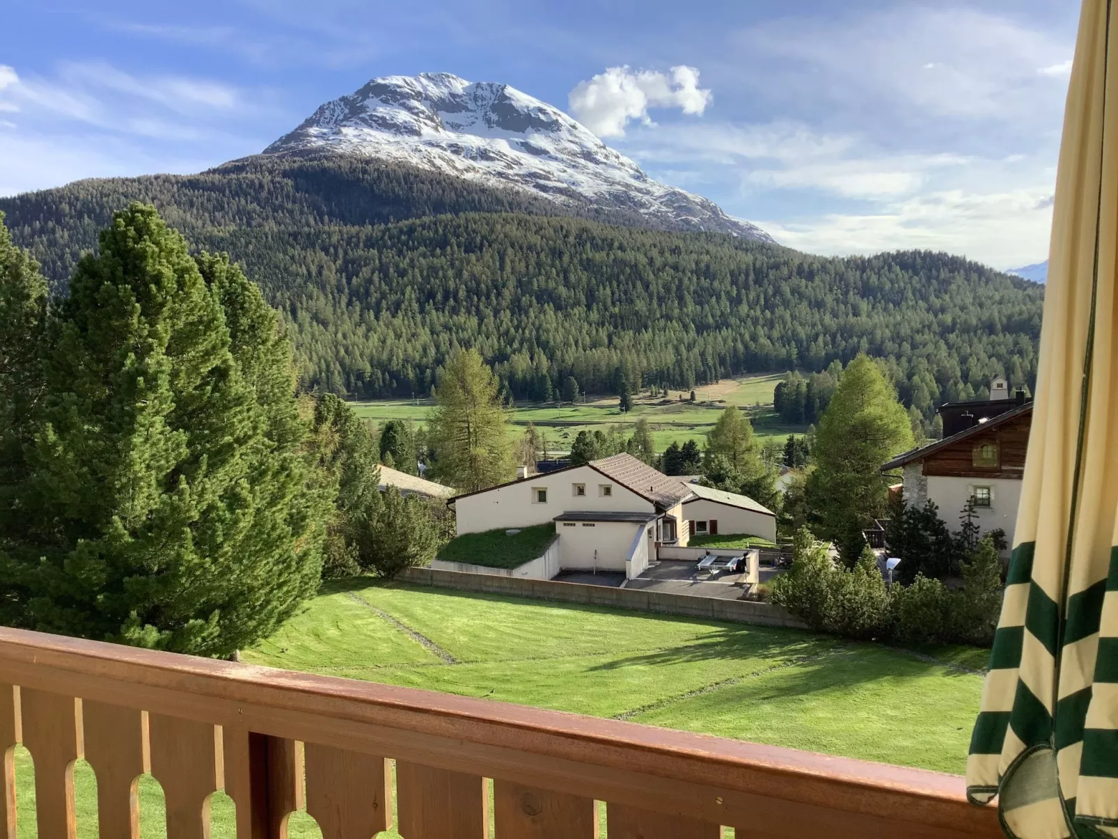 Chesa Auicula-Buiten