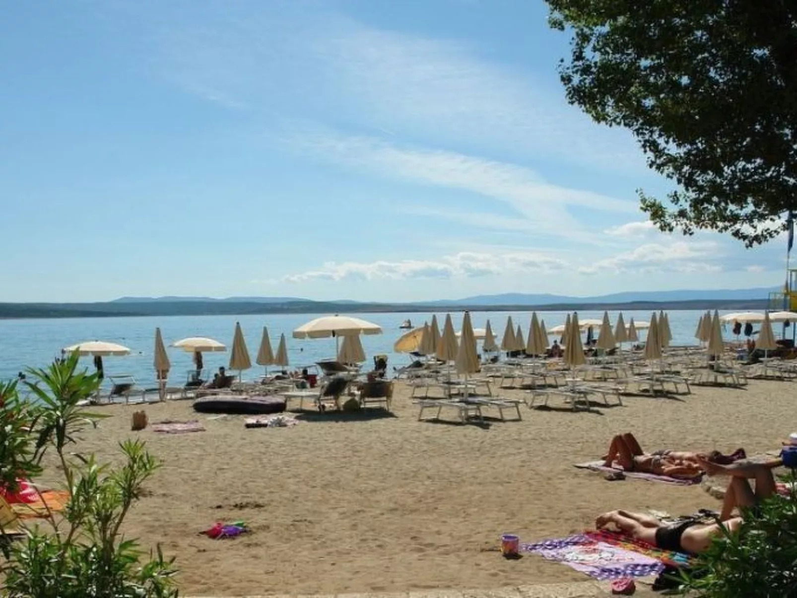 Wohnung mit Terrasse, 150 m vom Sandstrand entfernt-Binnen