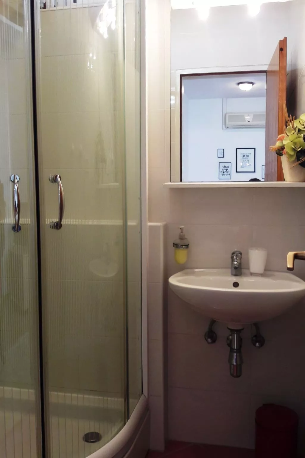 Gemütliches Studio-Apartment mit Blick auf das Biokovo-Gebirge-Binnen