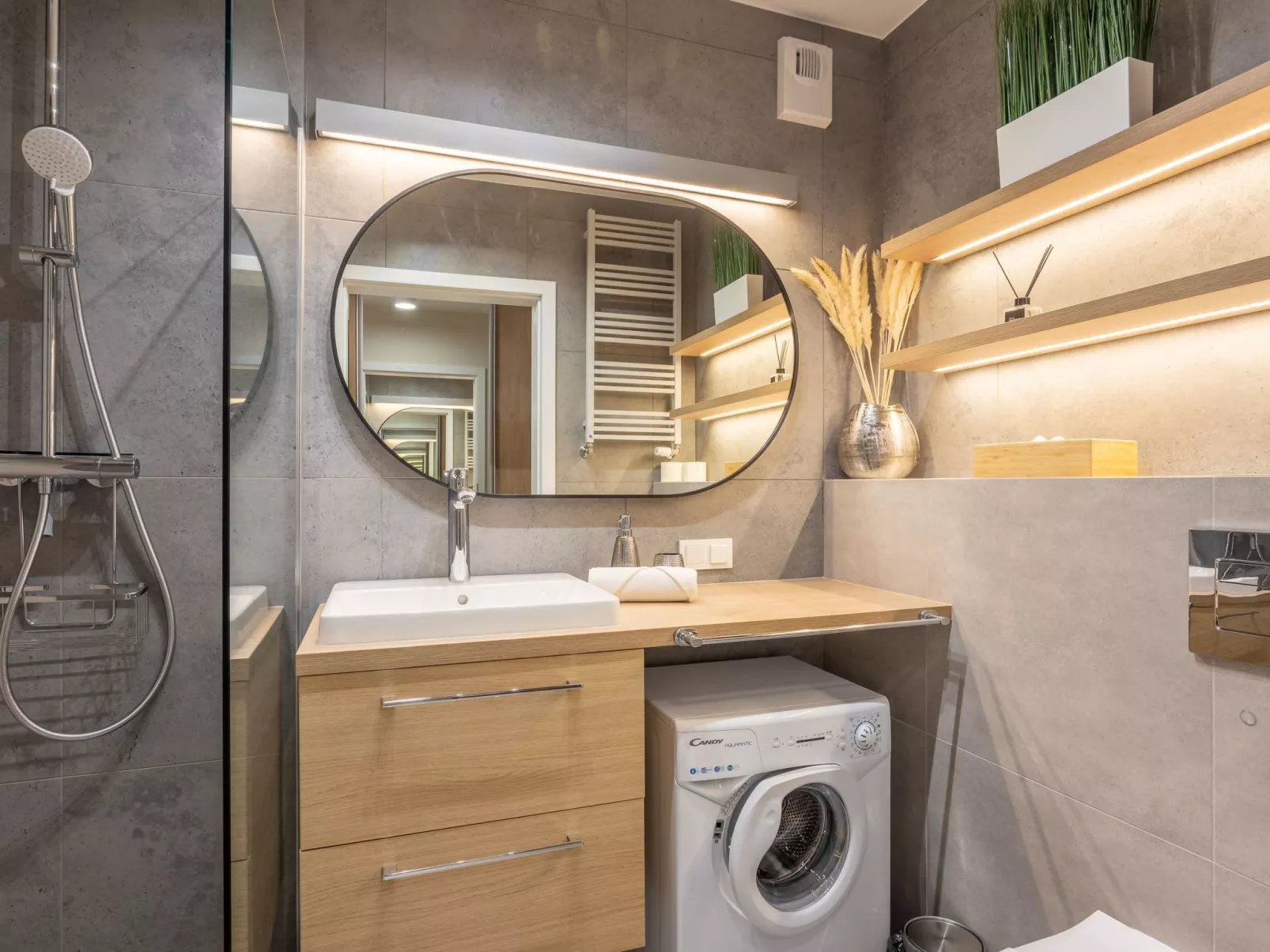 Stilvoll eingerichtete Ferienwohnung am Meer-Image-tags.info