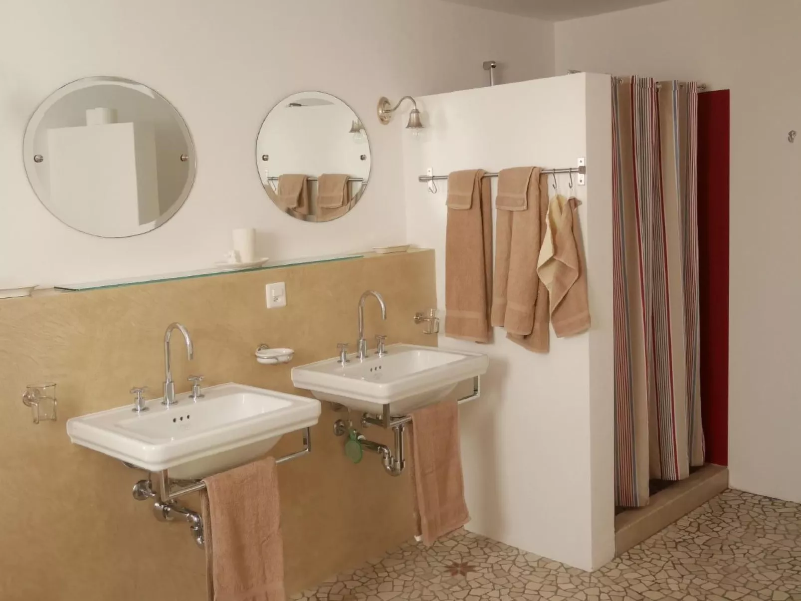 Casa Garbella-Binnen