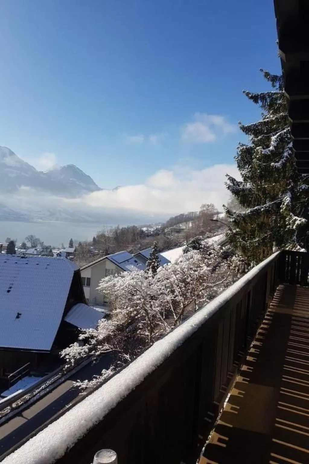 Charmantes Chalet Apartment mit Aussicht-Buiten