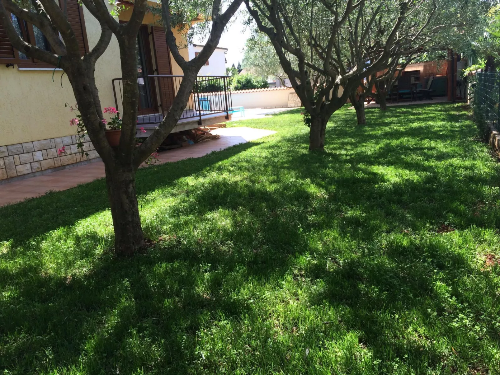 Appartement mit zwei Terrassen mit Meerblick-Buiten