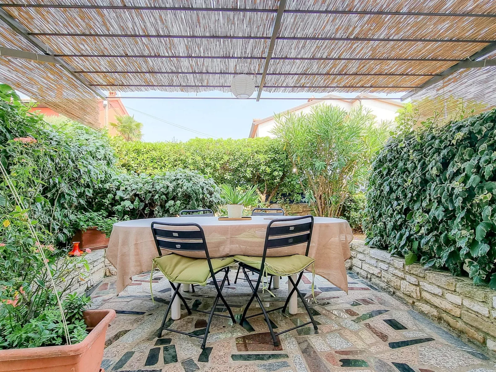 "Maria 4" mit Terrasse-Buiten