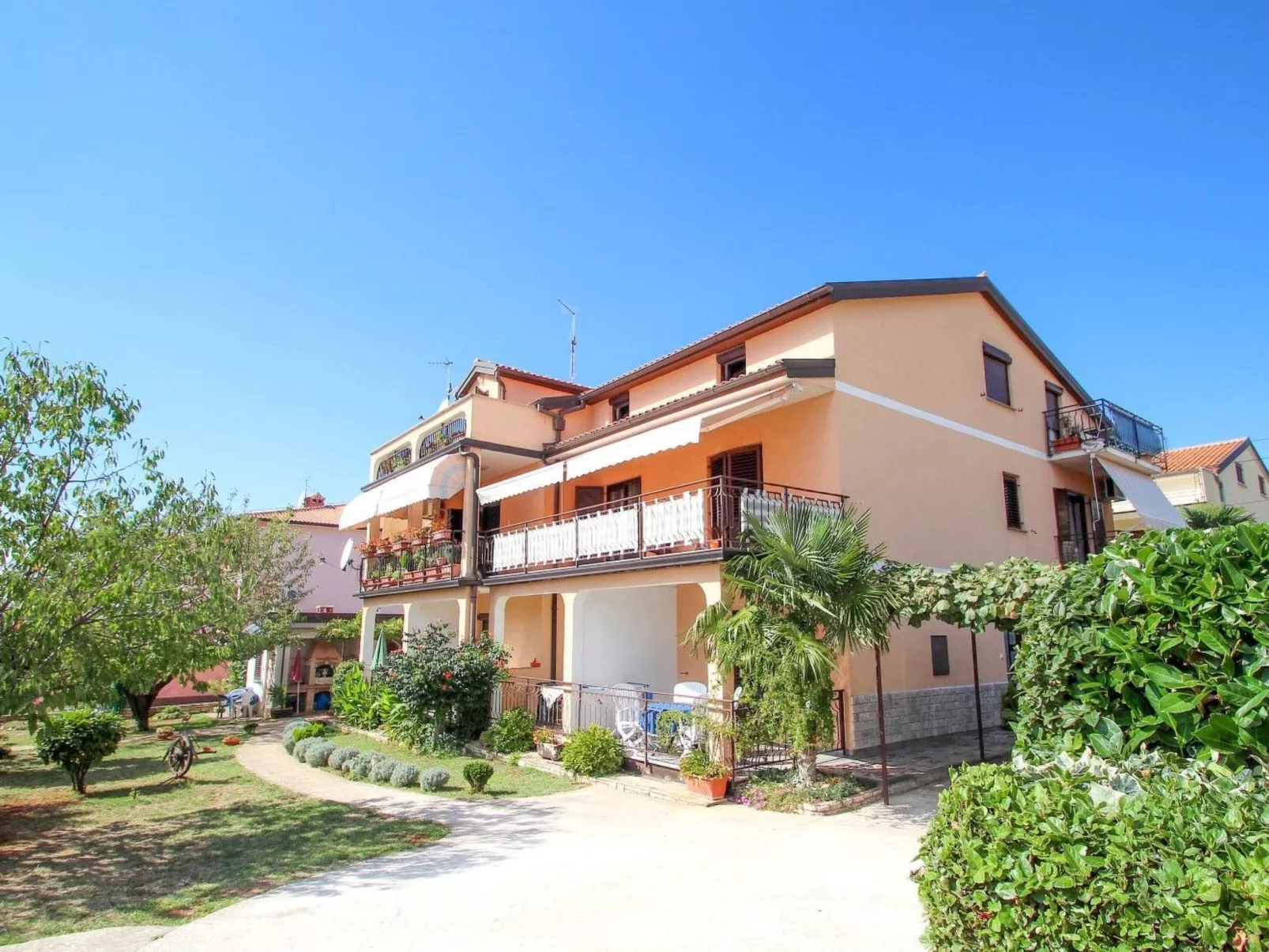 Wohnung "Maria 2" mit Terrasse-Buiten