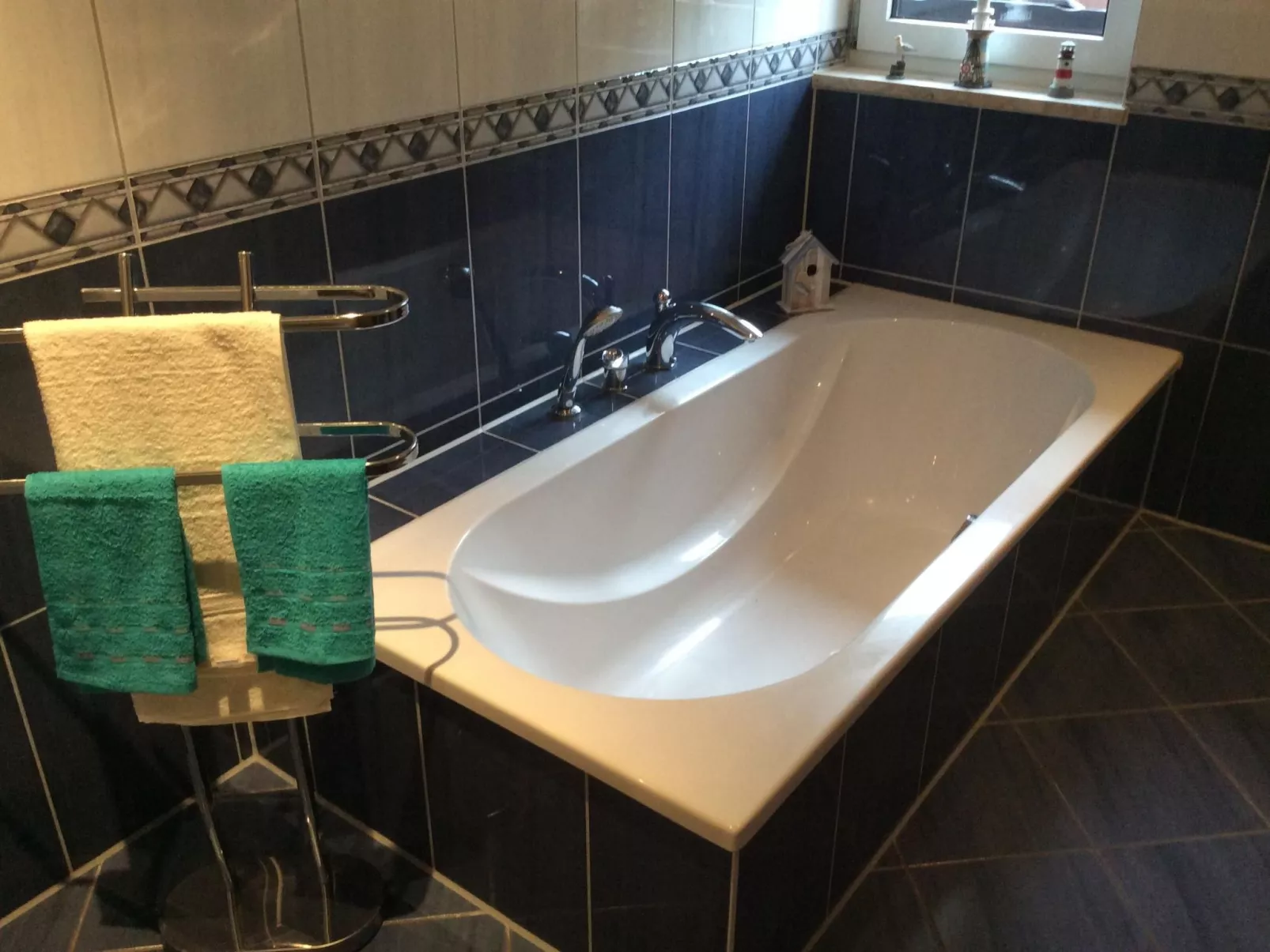 In Neustrelitz mit Garten und Grill - Binnen