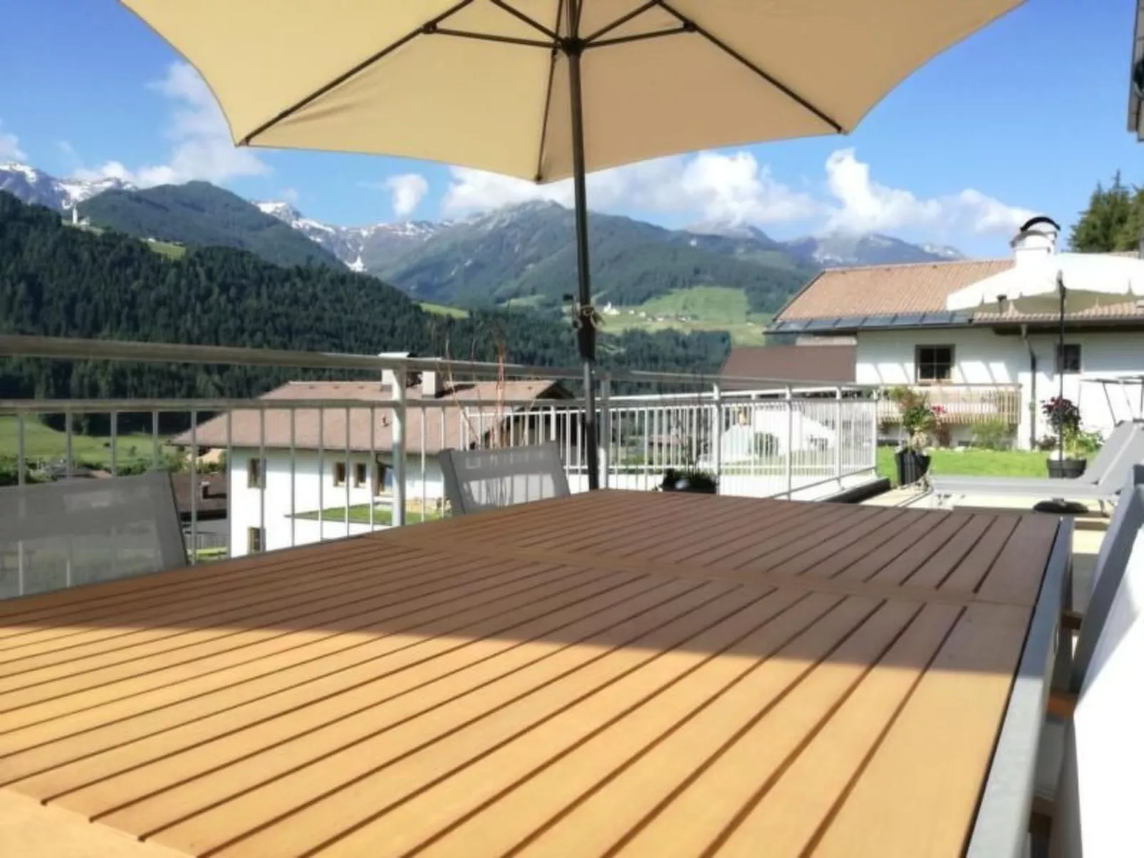 Charmantes Ferienhaus mit Whirlpool-Buiten