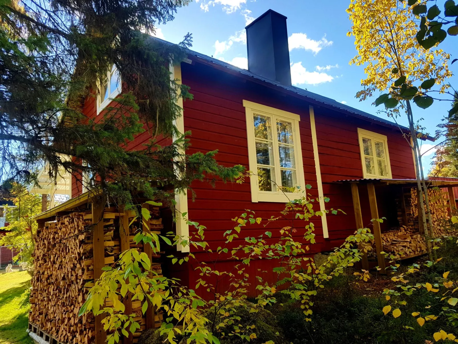 Charmantes Ferienhaus in der Wildnis Lapplands-Buiten
