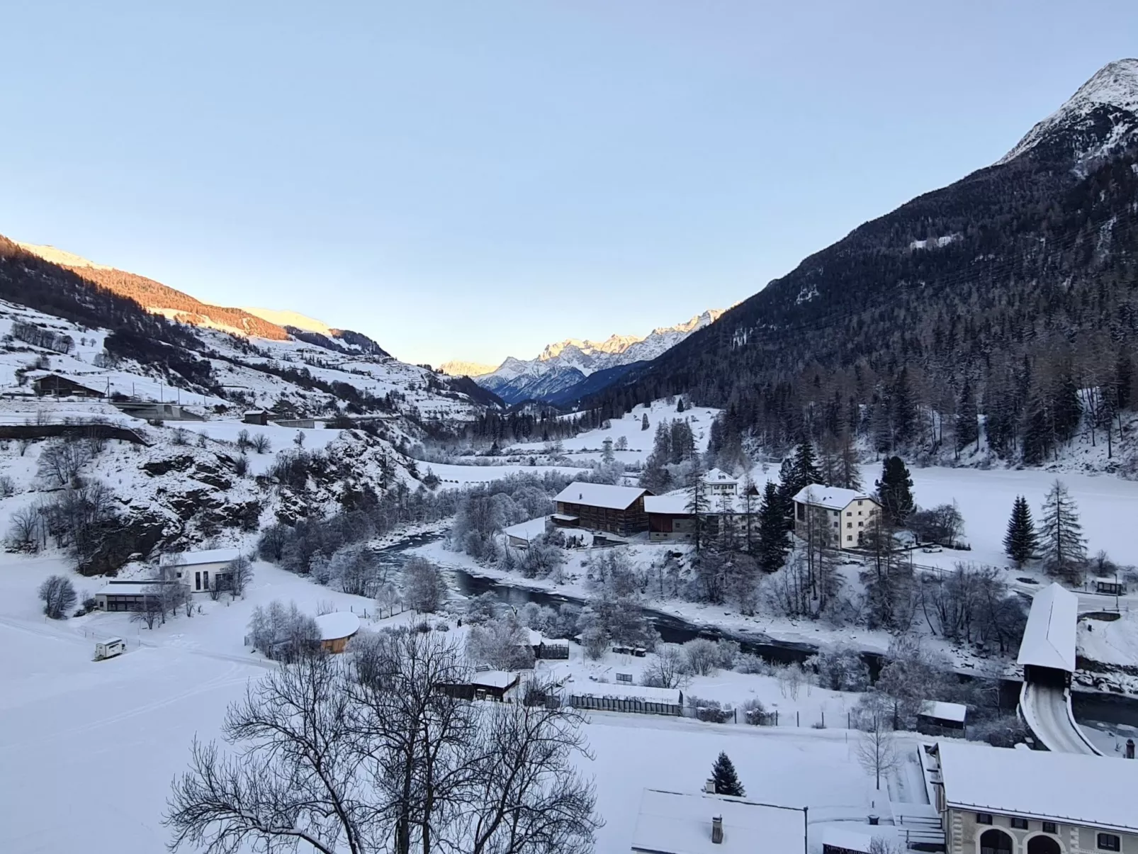 Wohnung mit atemberaubender Aussicht-Buiten