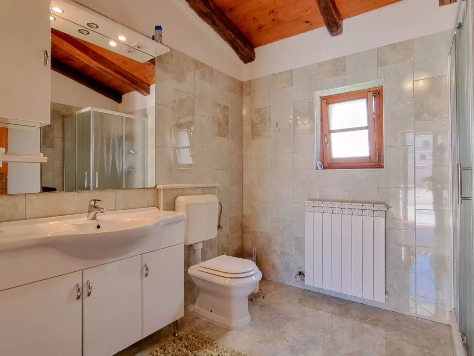 "Ariana" direkt am Strand-Binnen