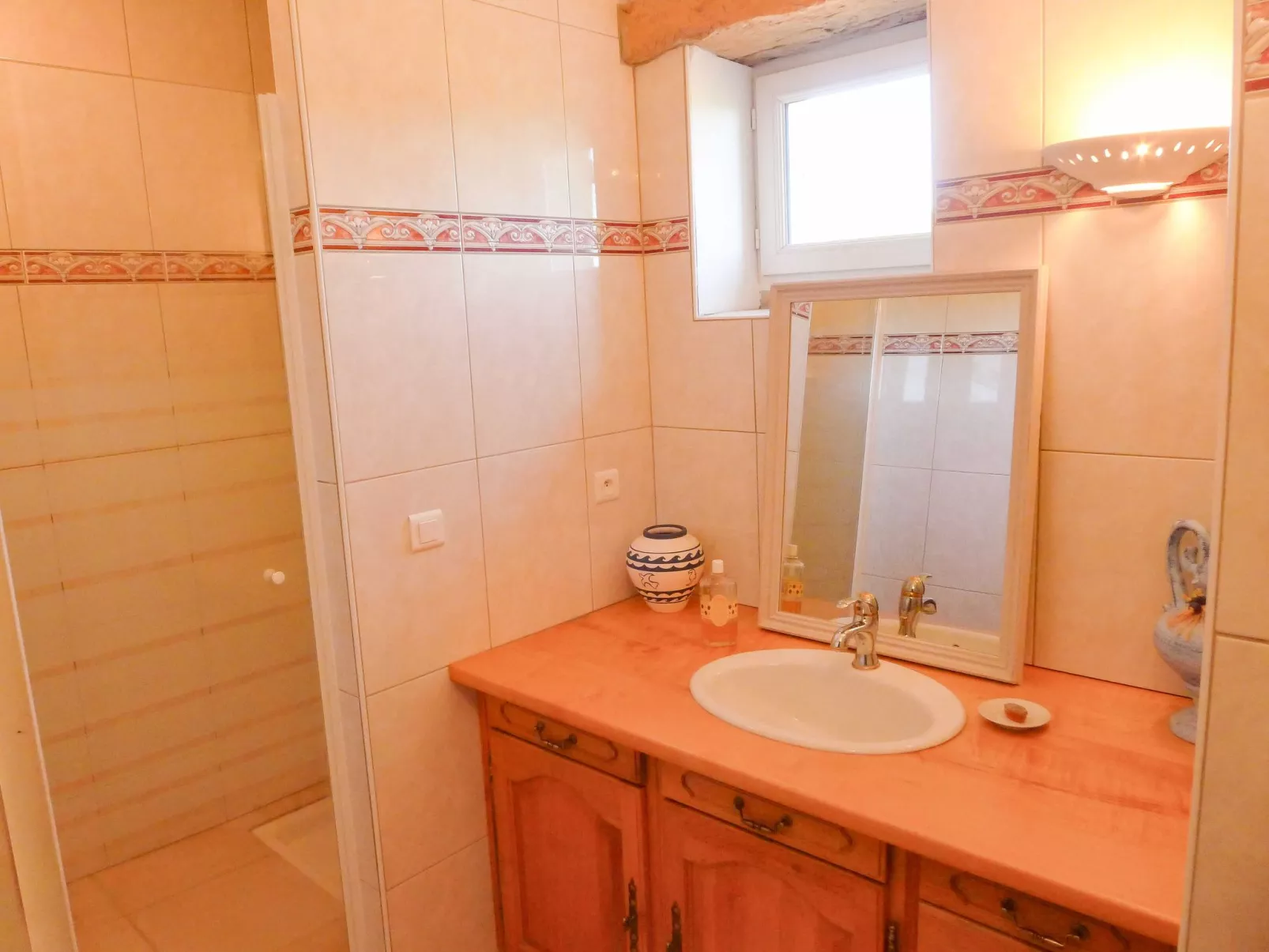 Mit eigenem Pool-Binnen