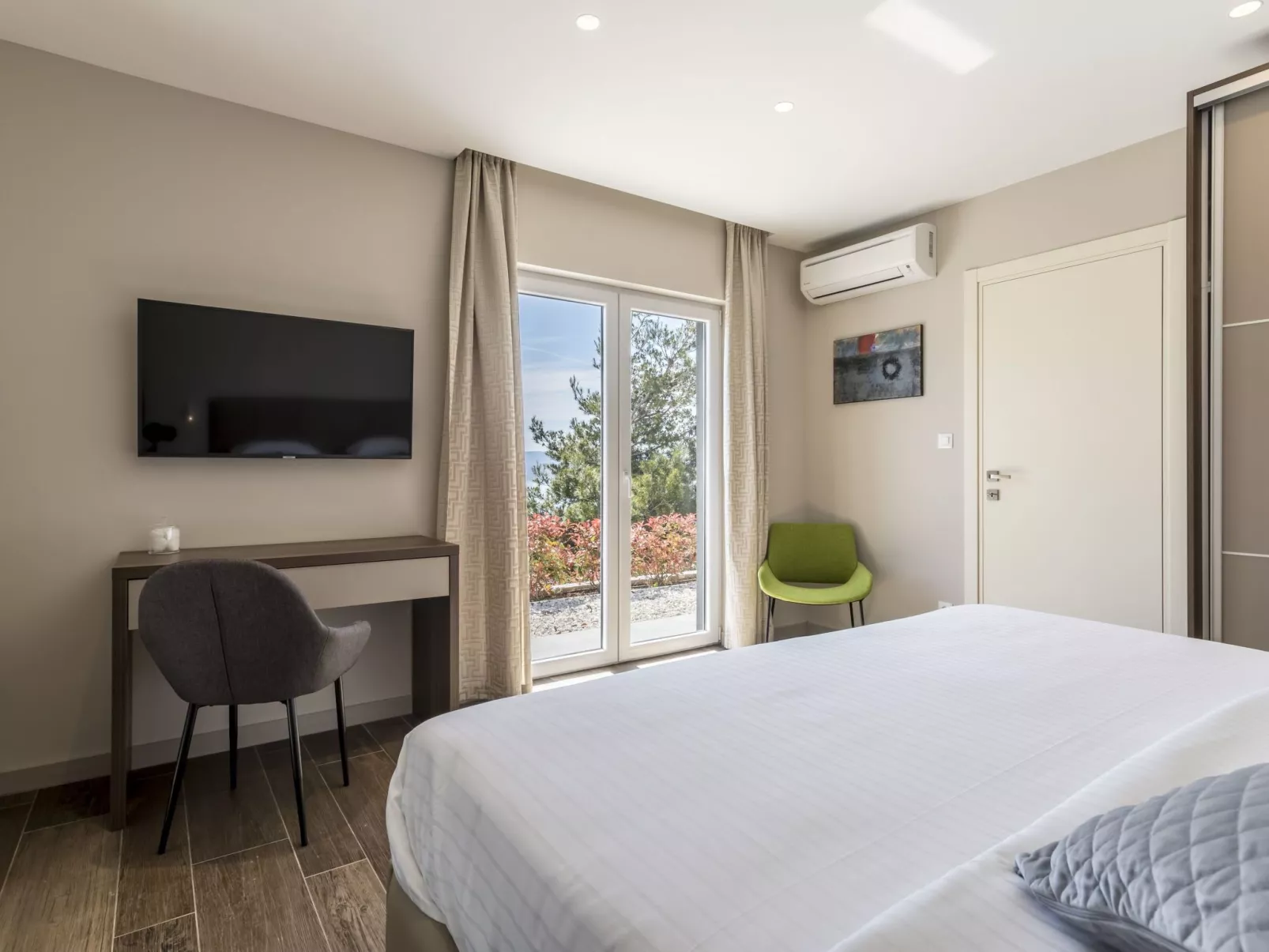 In Mimice mit tollem Pool und Meerblick-Binnen