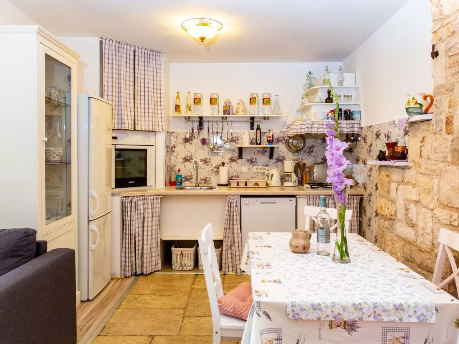 "Lilo Lavender" mit Whirlpool-Binnen