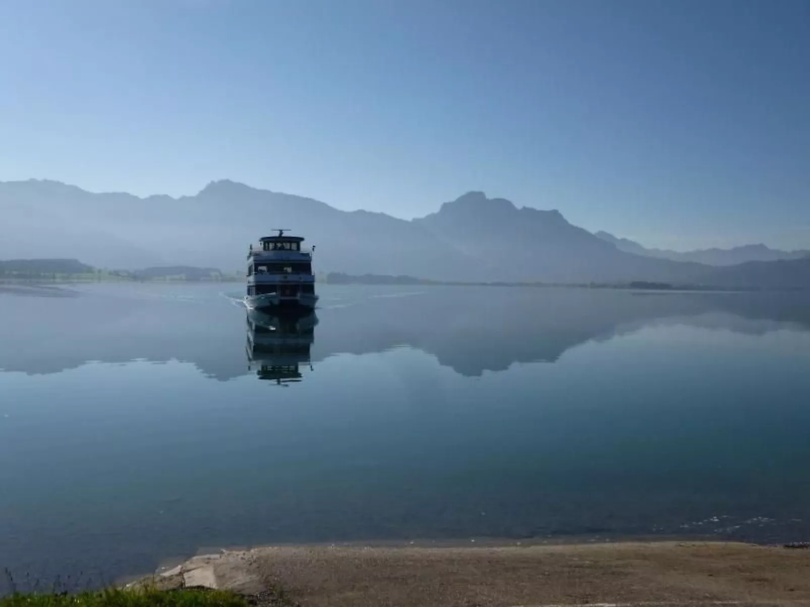 Chalet mit Blick auf das Wasser-Buiten