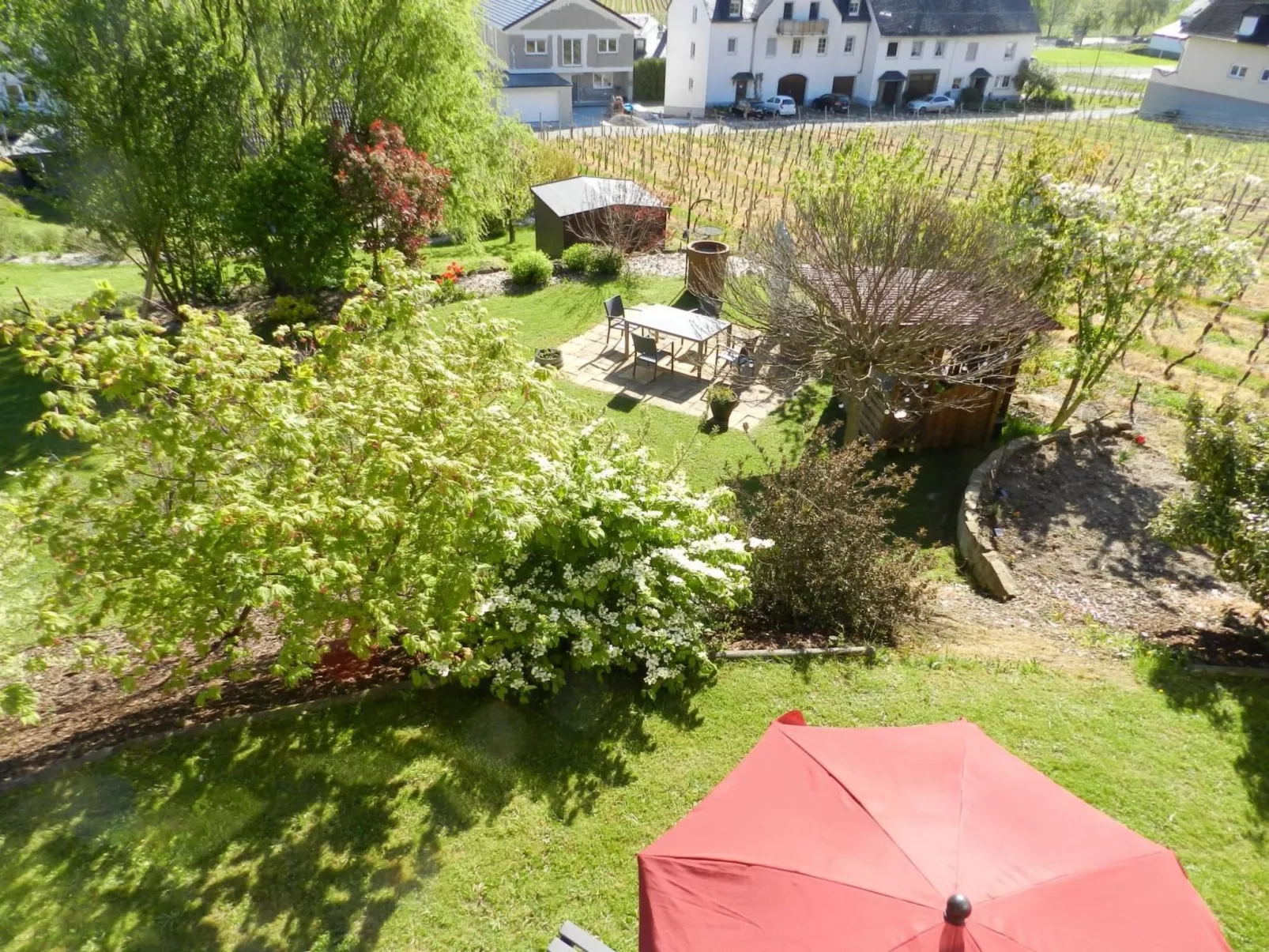 Schöne Ferienwohnung mit Terrasse und Moselblick-Buiten