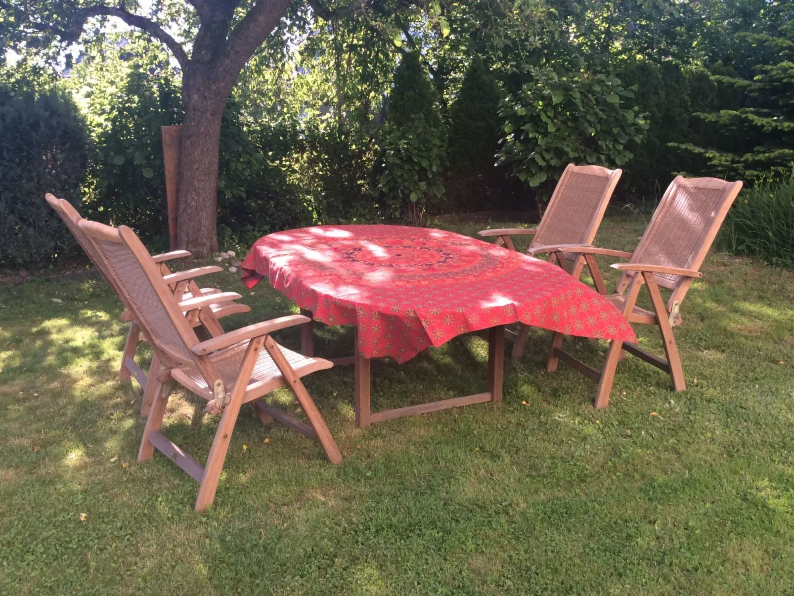 Appartement mit Balkon-Buiten