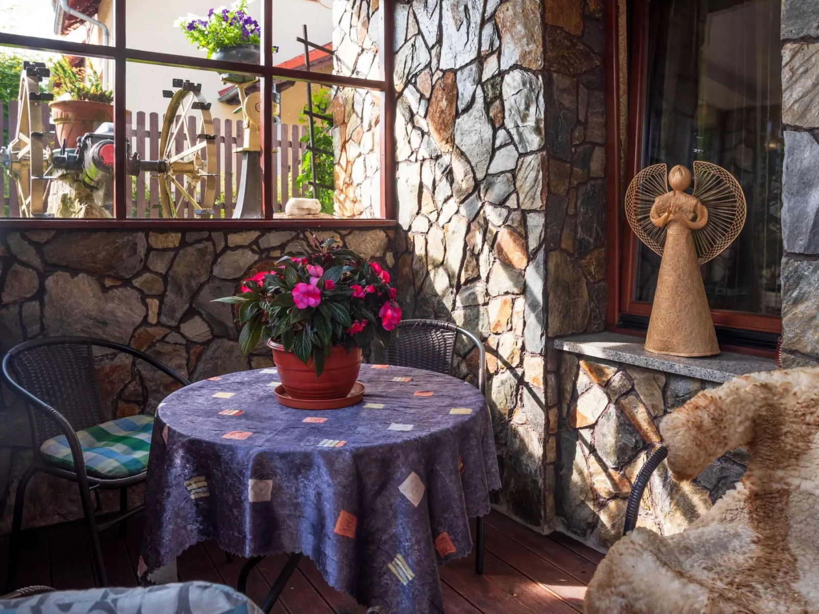 Wohnung mit Terrasse, Garten und Grill-Image-tags.info