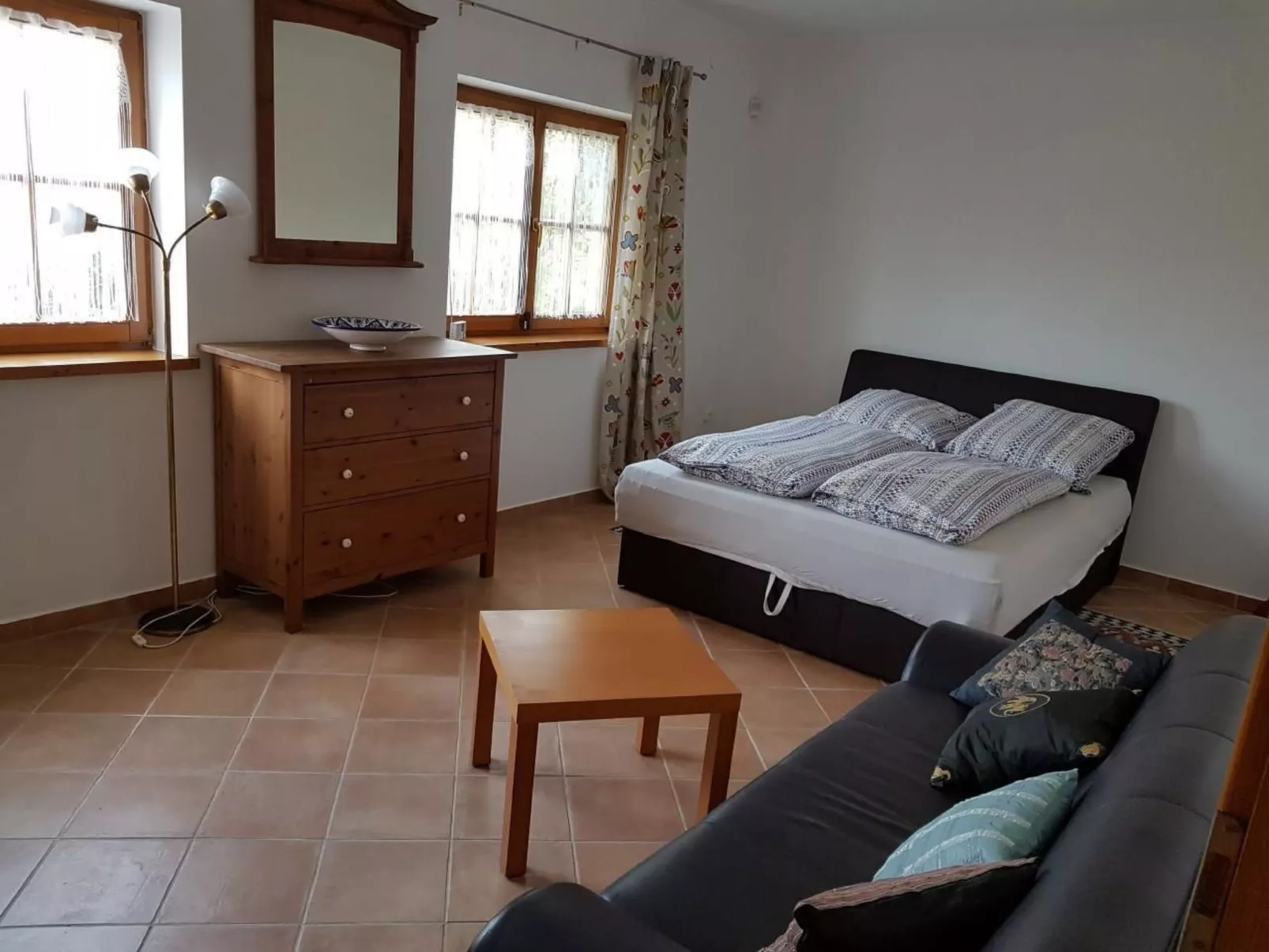 In Lócs mit Privatem Pool-Binnen