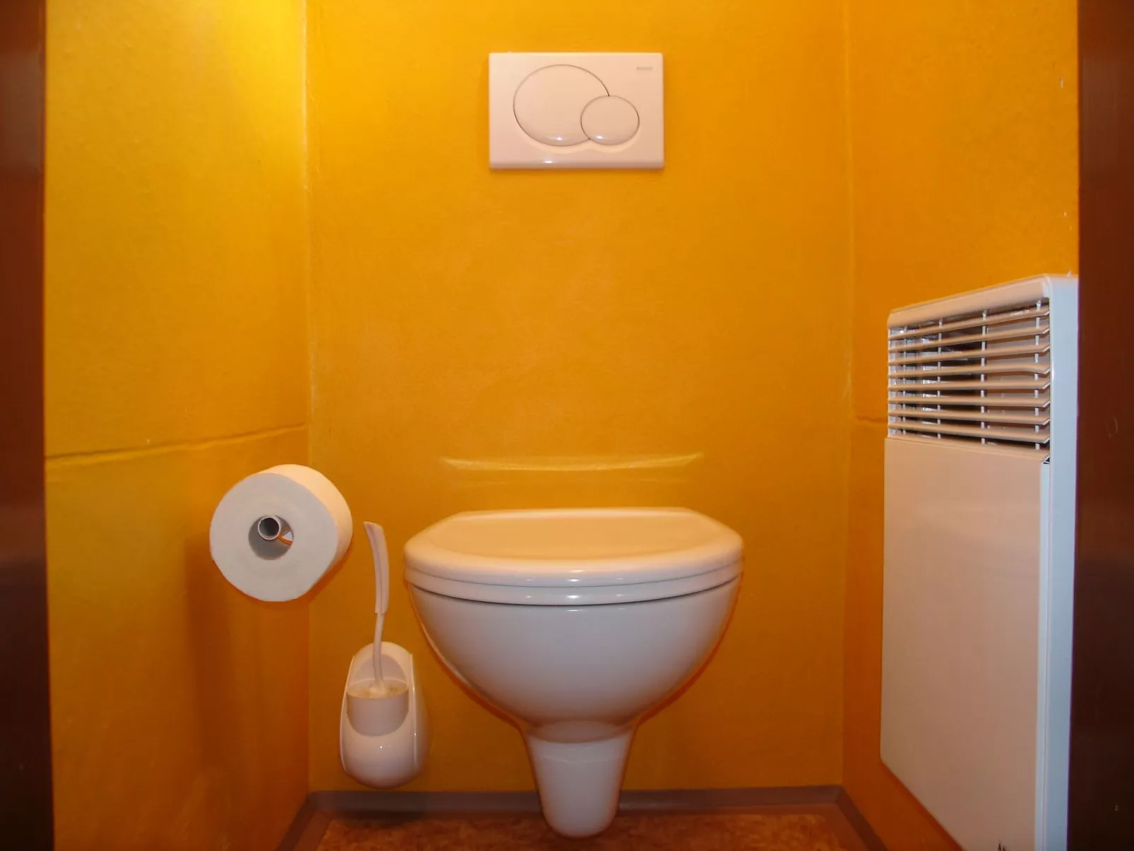 Charmantes, traditionelles Holzhaus-Binnen