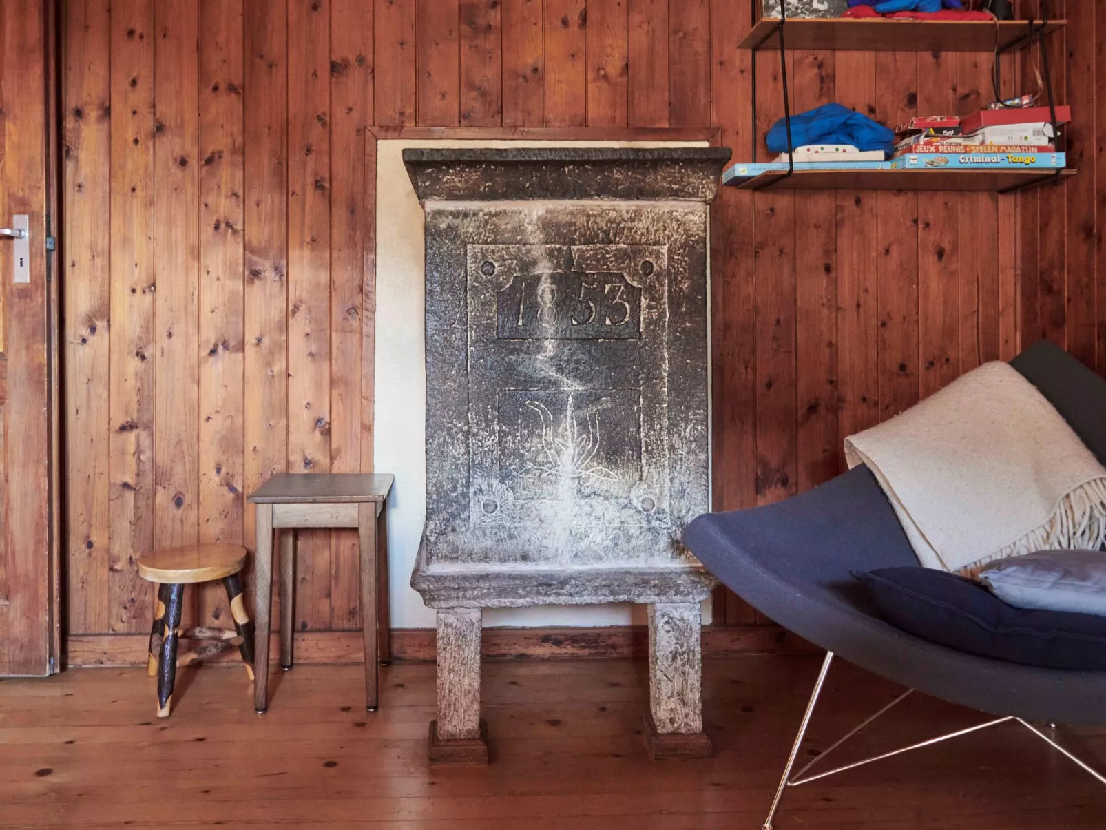 Waterfall House-Binnen