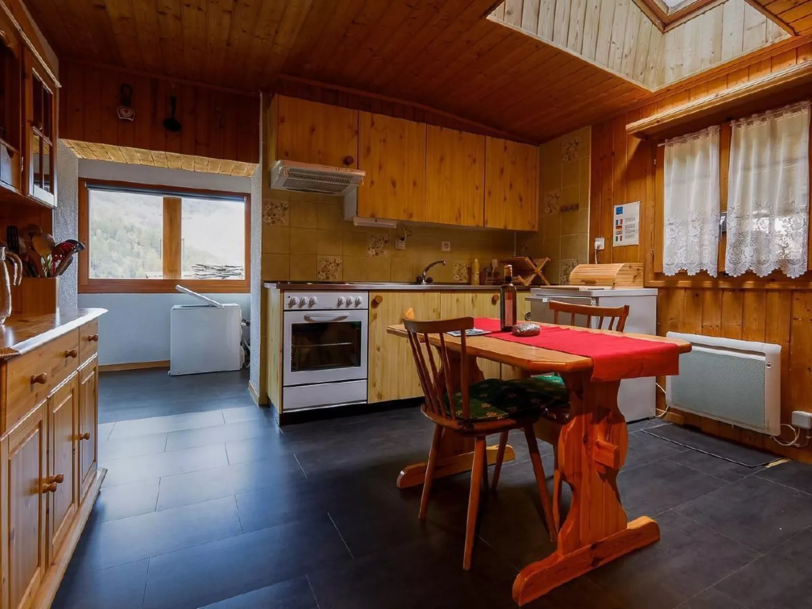 "Base Camp Evolène"-Binnen