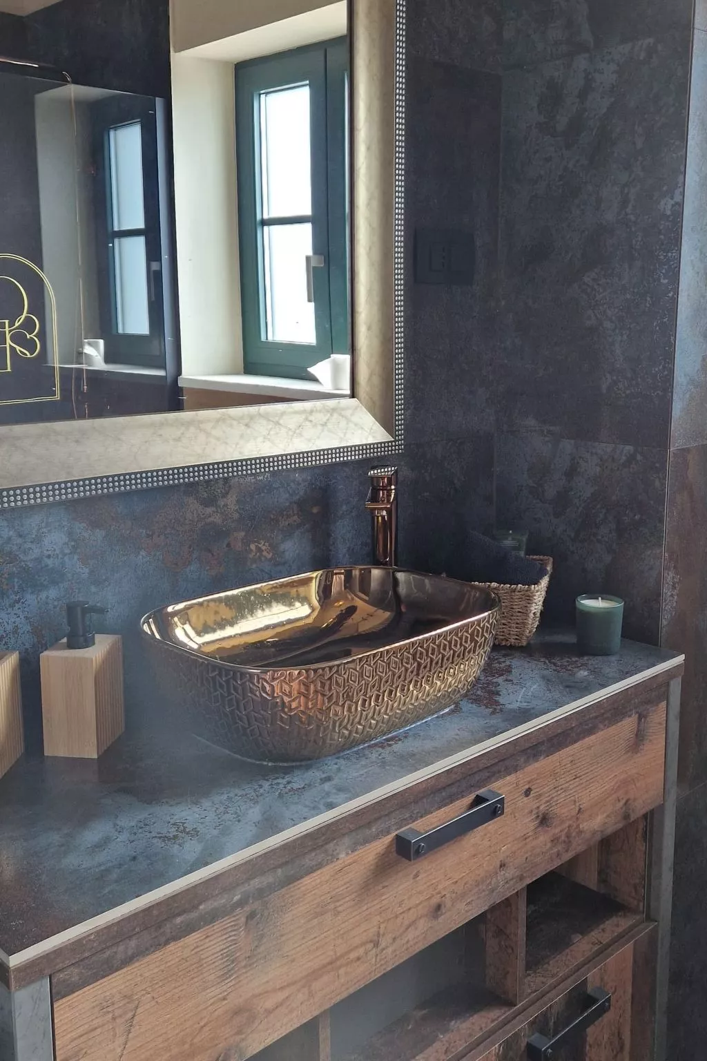 Villa George-Image-tags.info