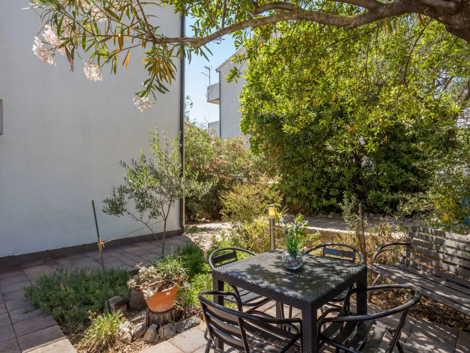 Komplex Oliva mit Pool und großem Garten-Buiten