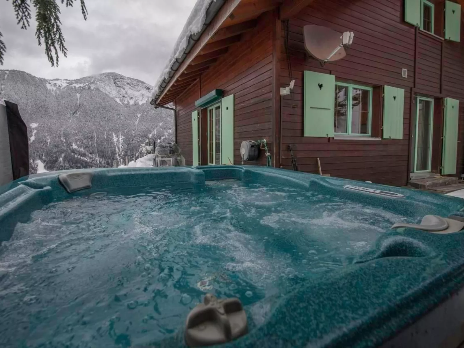 Wunderschönes Luxus-Chalet mit Seesicht-Buiten