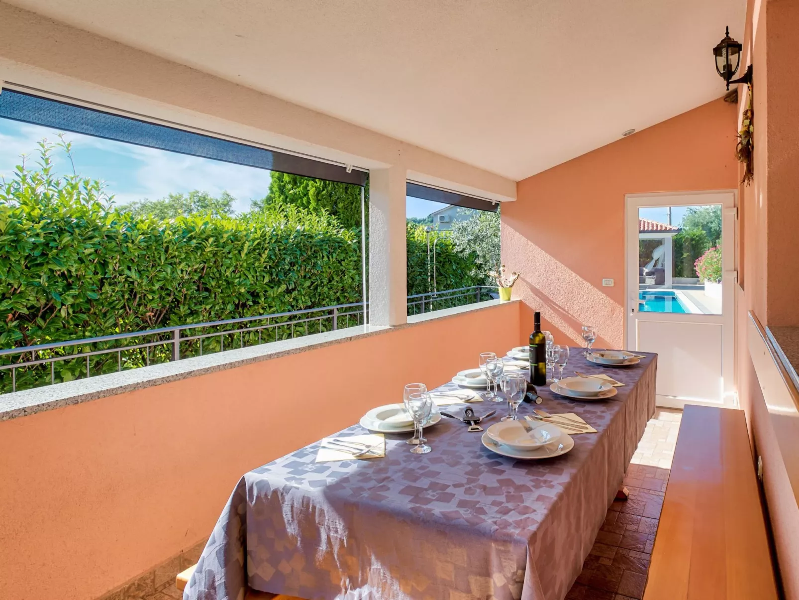 "Ines" mit Whirlpool-Buiten