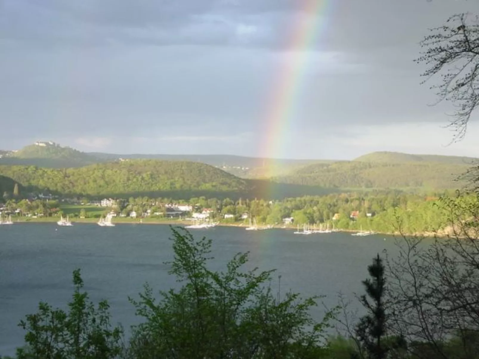 Ederseeblick in Bringhausen am Edersee-Image-tags.info