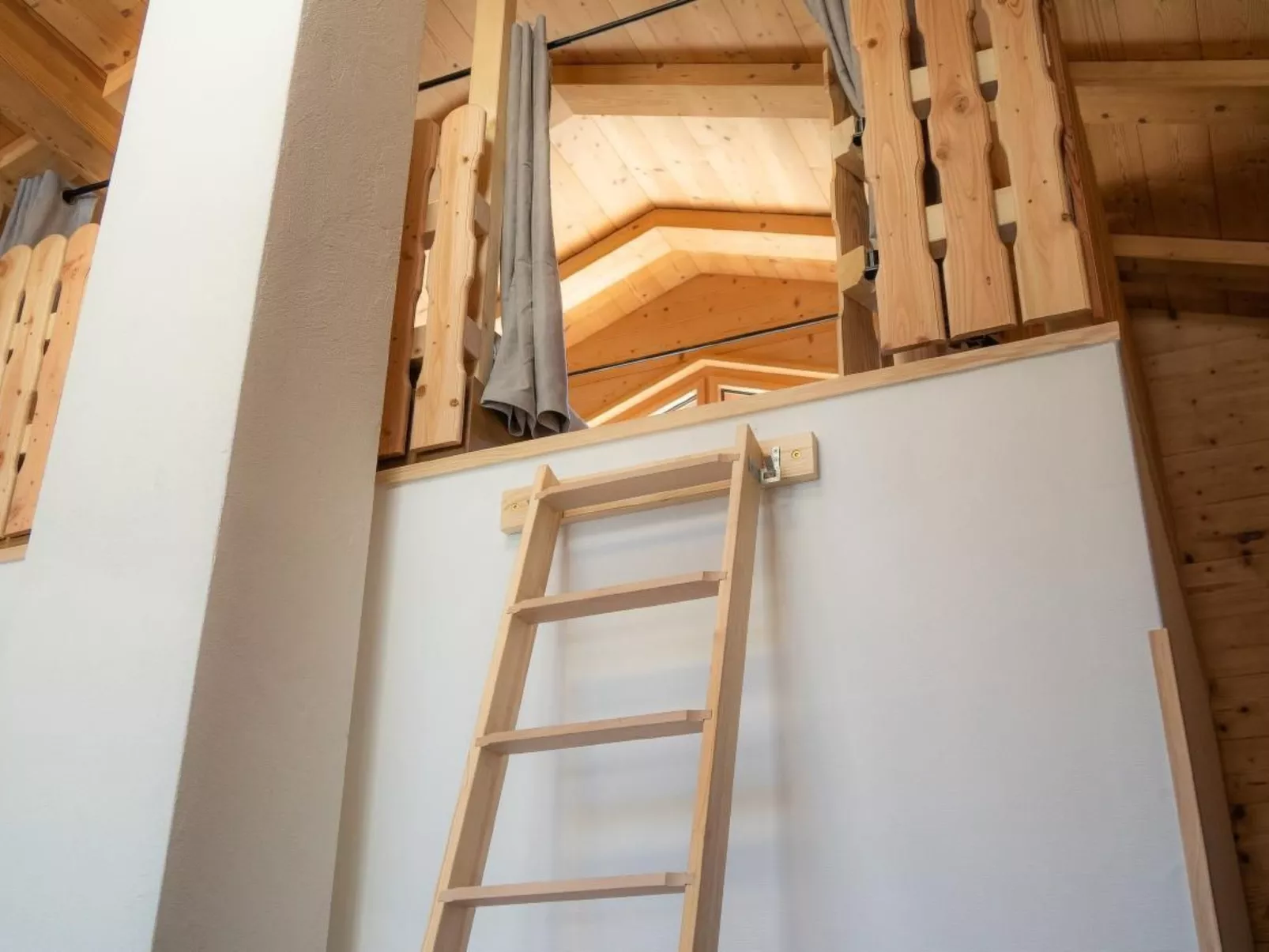 Luxuriöses Chalet - Walensee - Schwimmbad - Sauna-Binnen