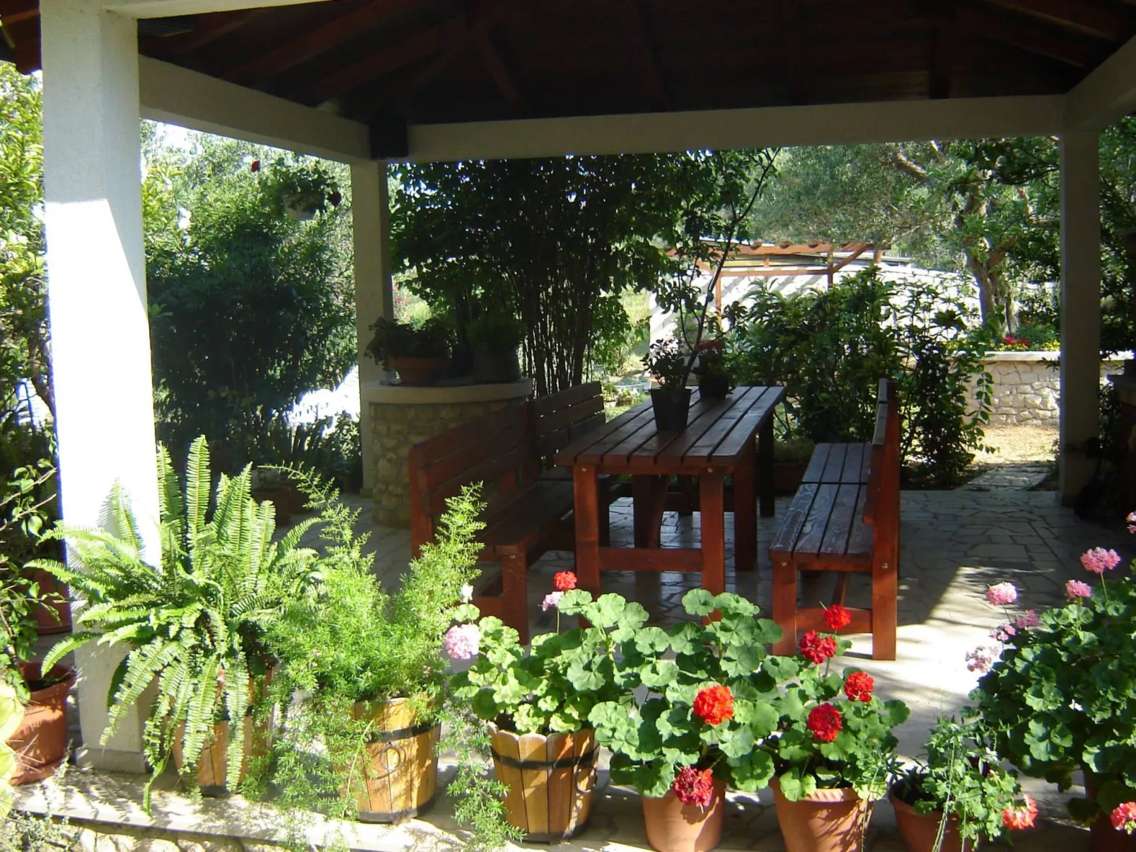 "Violet" mit Swimmingpool-Buiten