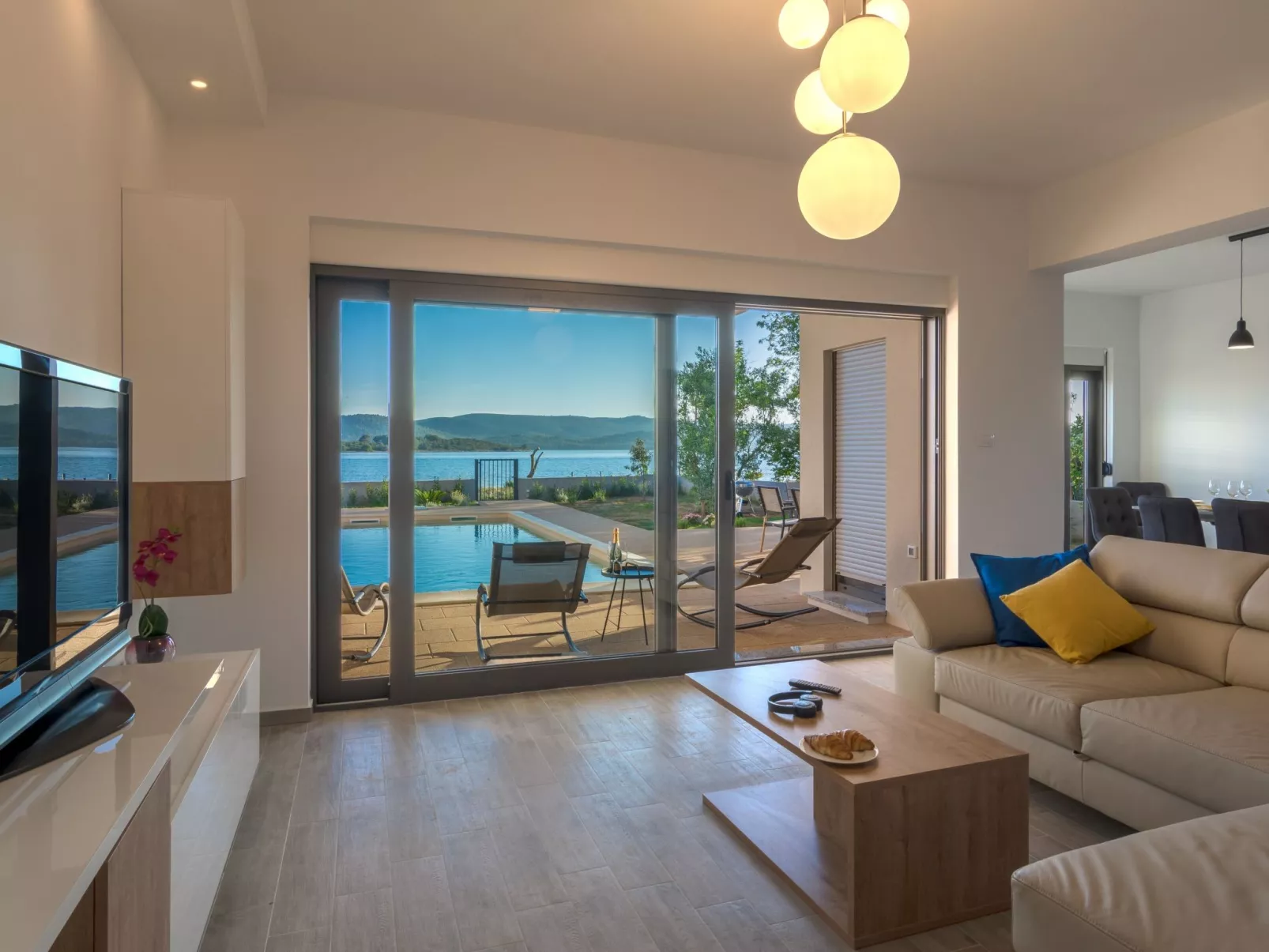 Villa "Lu-Ma" mit Blick auf das Wasser-Image-tags.info