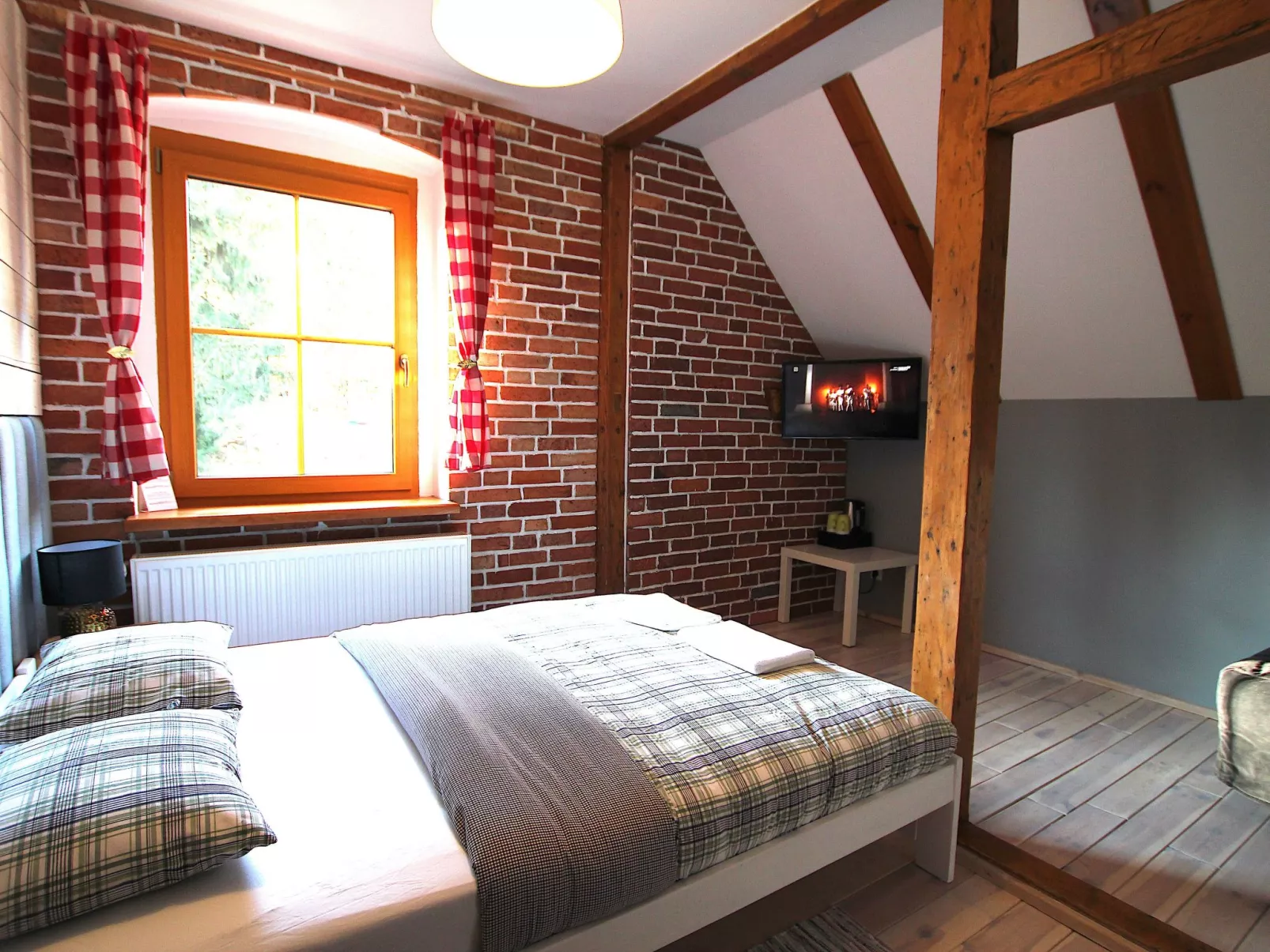 Exklusives Ferienhaus mit Schwimmbad direkt am Wasser-Binnen