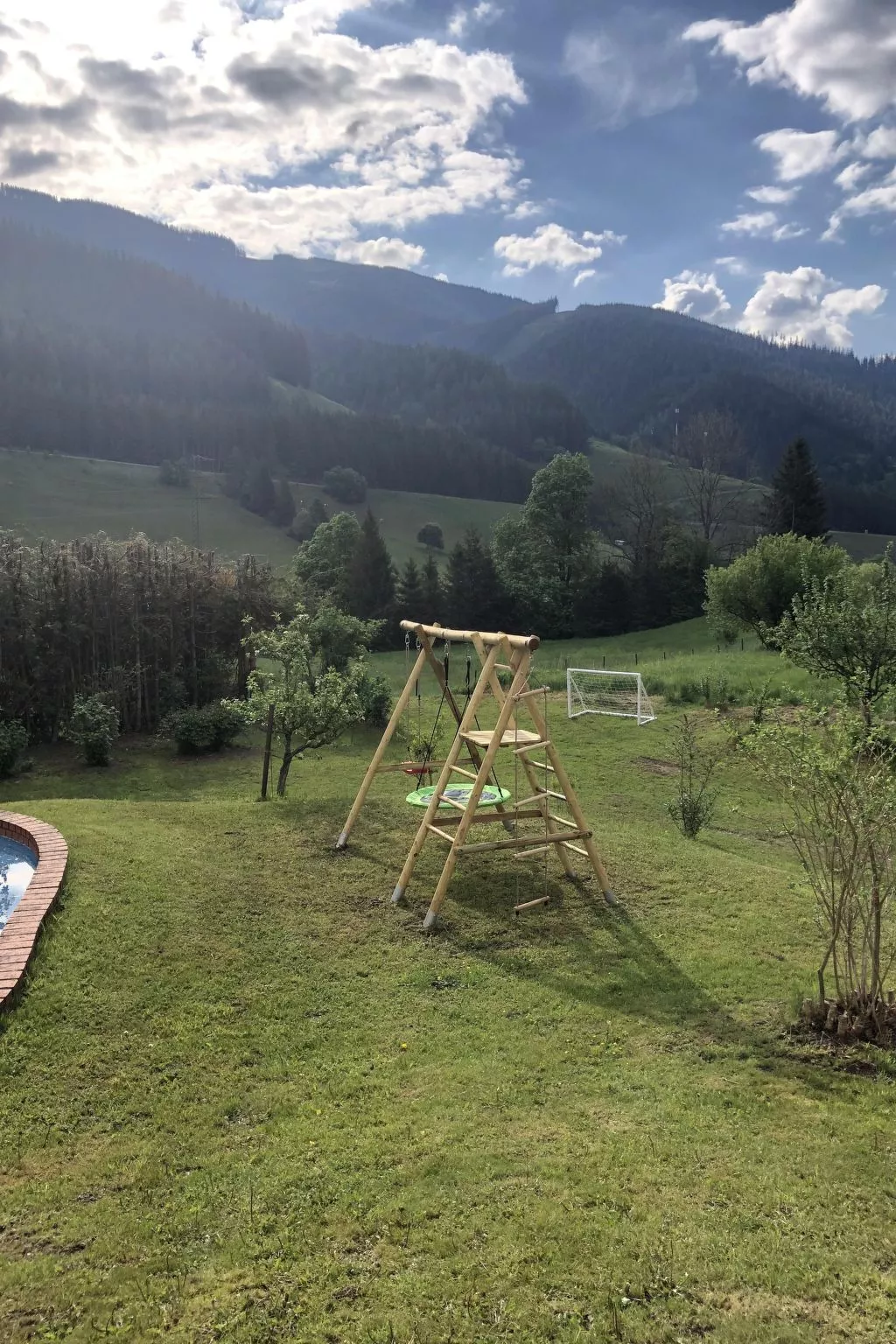 Charmantes Ferienhaus in Vordernberg mit Privatem Pool-Buiten