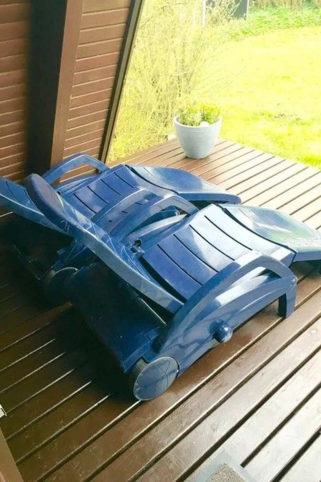 Spitzdachferienhaus mit Schwedenofen und Garten-Buiten