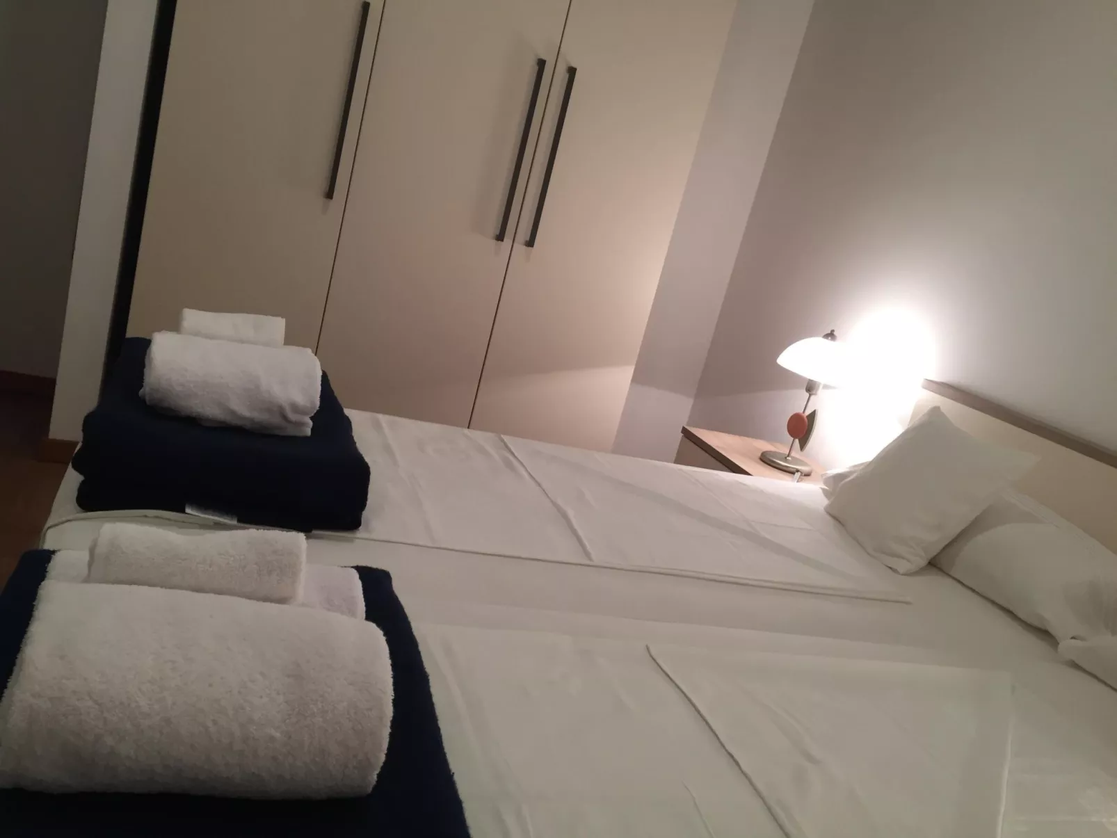 Modernes Ferienhaus in Dobropoljana mit Terrasse, Garten und Grill-Binnen