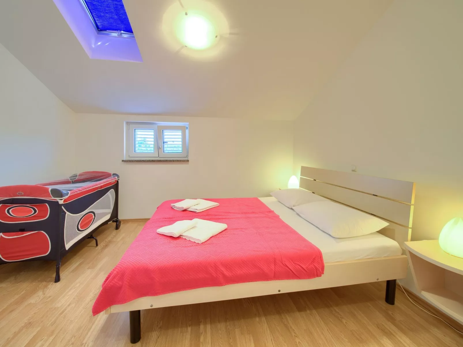 Wohnung A1 mit schönem Panoramablick-Binnen