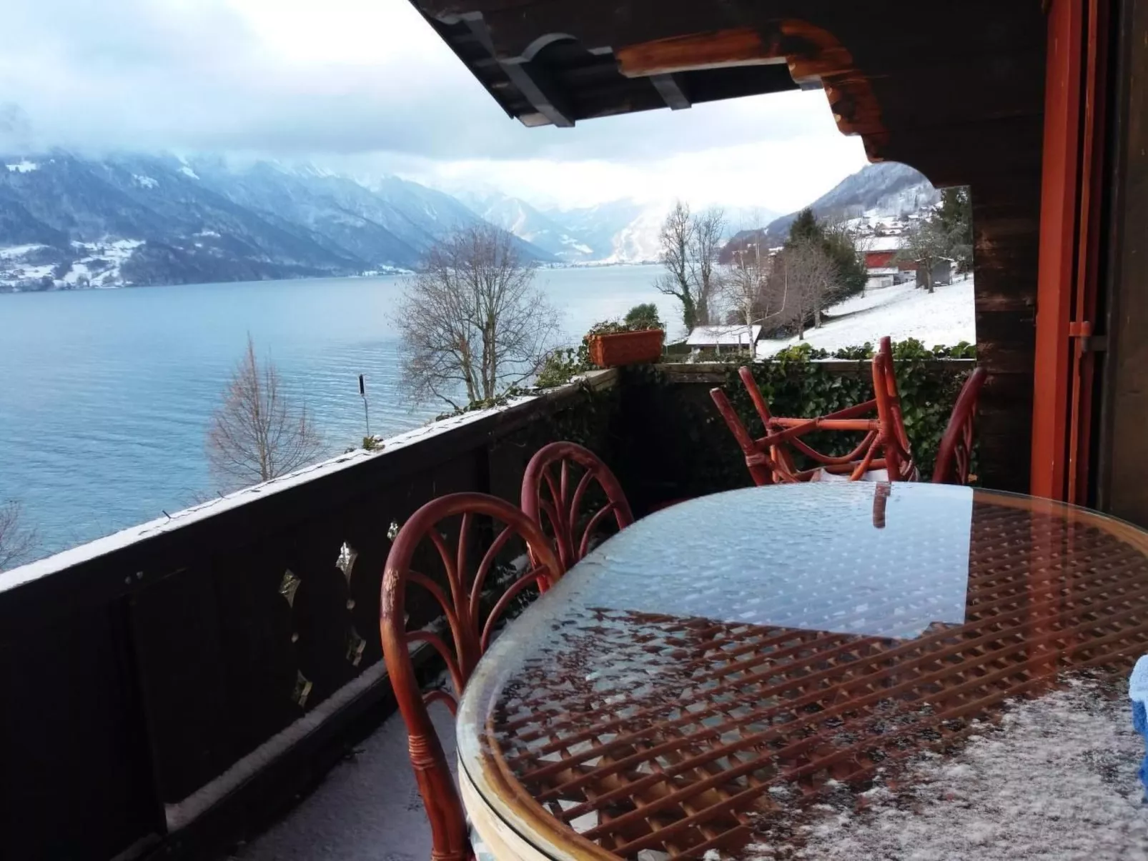 Chalet Holzwurm-Buiten