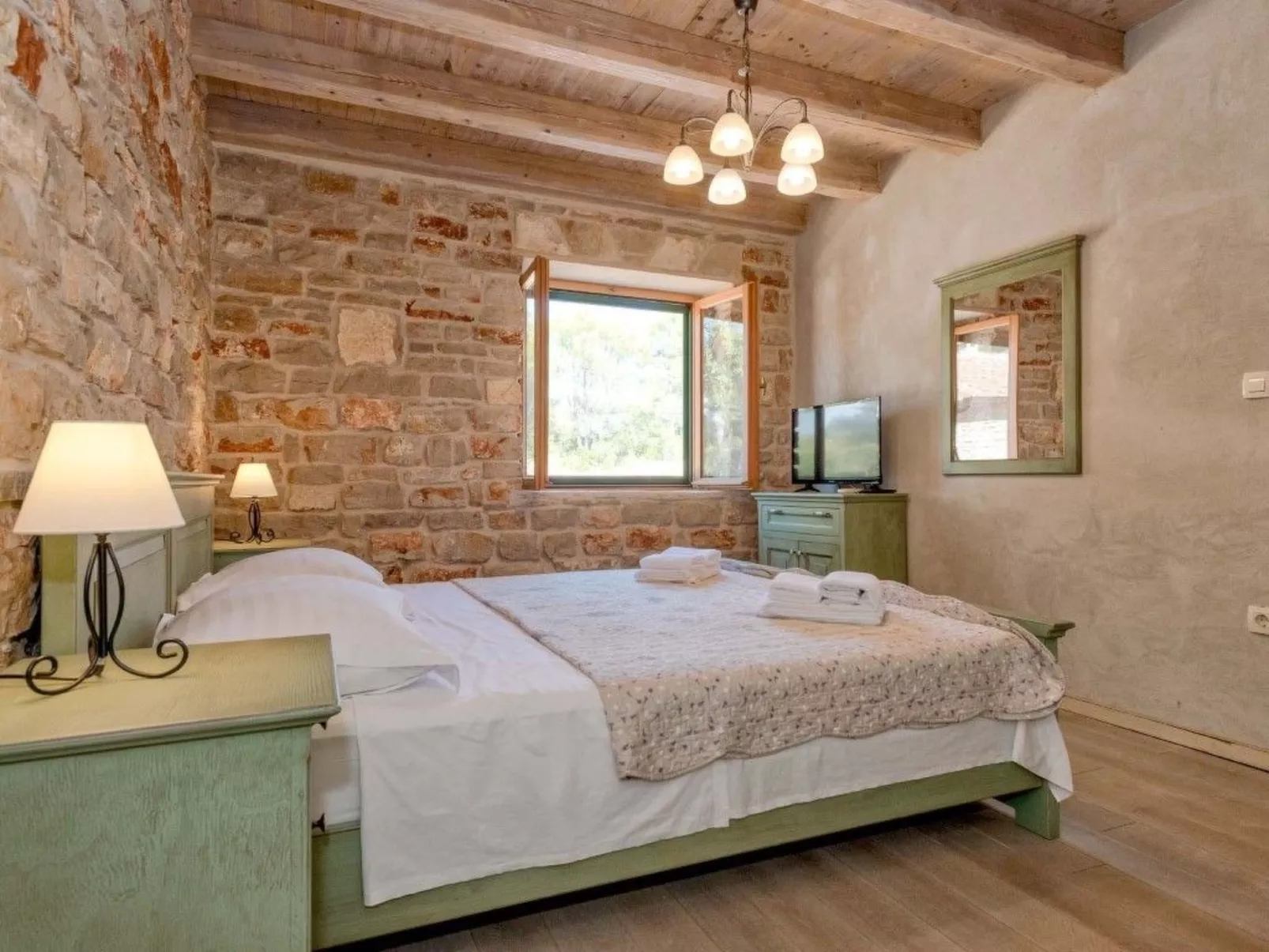 Villa Aristea bestehend aus drei Häusern-Binnen